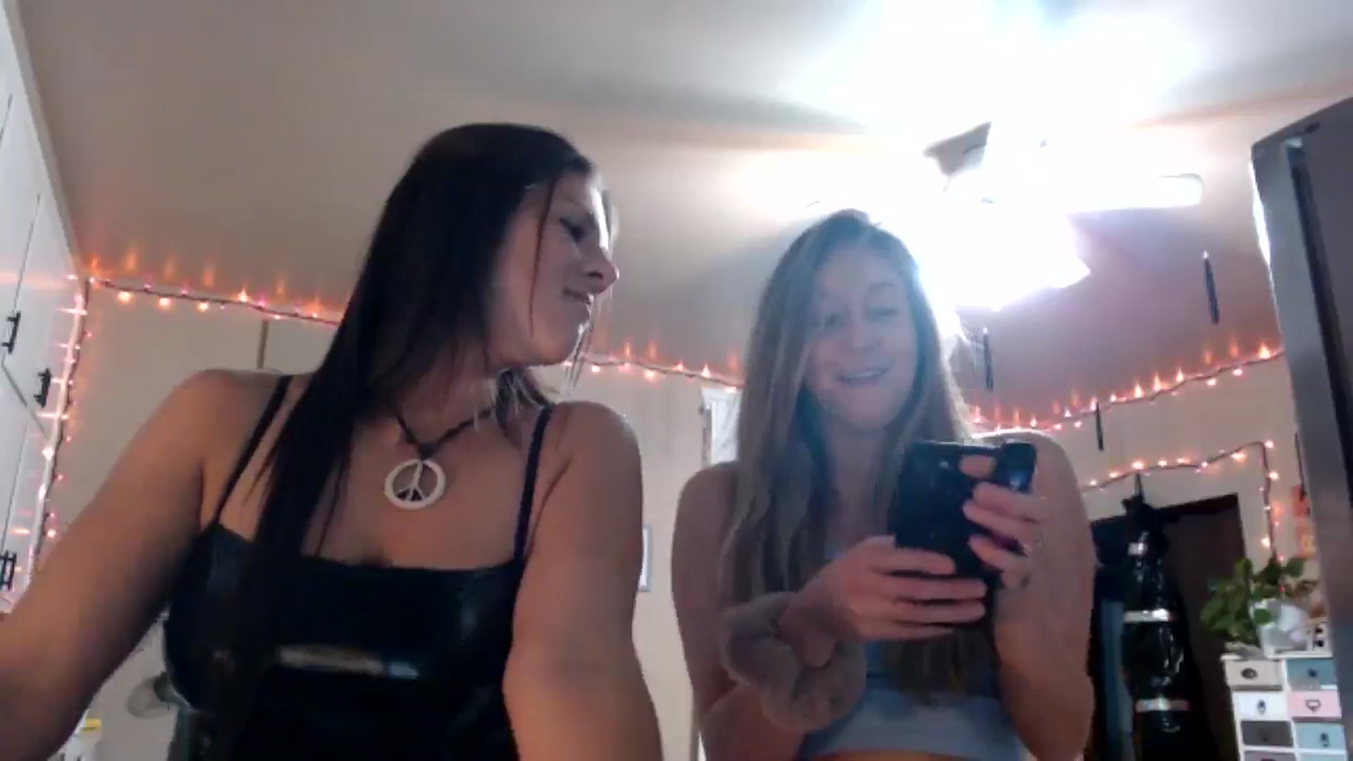 Gallery image thumbnail from FarmGirl__'s myfreecams stream on, 10/24/2024, 01:04 image 13 of 20