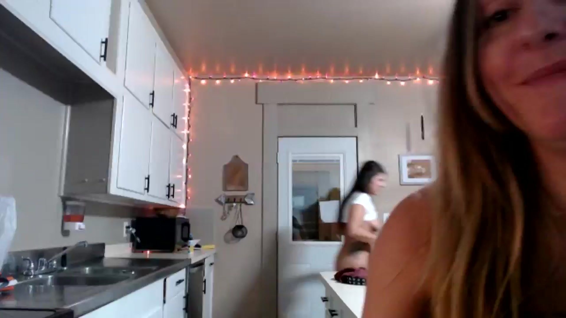Gallery image thumbnail from FarmGirl__'s myfreecams stream on, 10/24/2024, 02:23 image 8 of 20