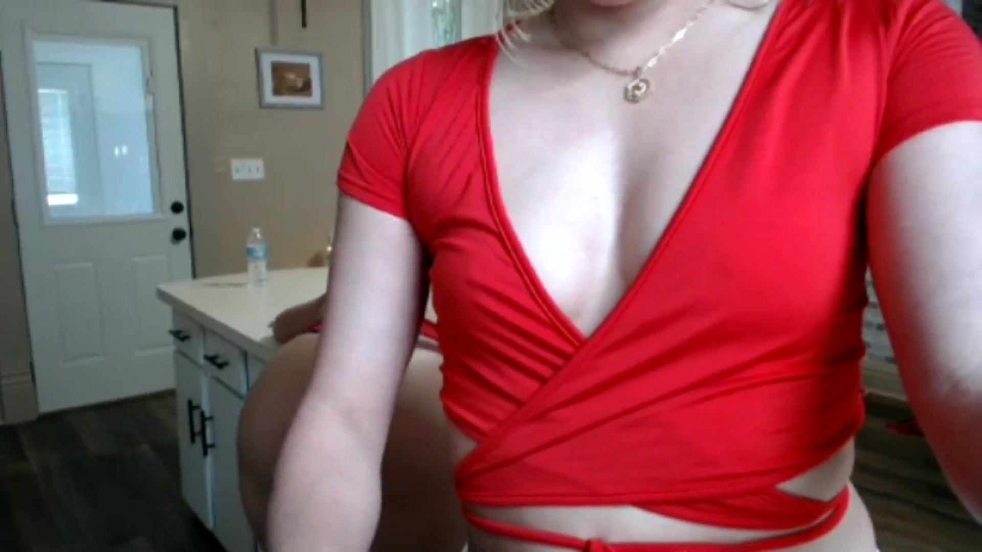 Gallery image thumbnail from FarmGirl__'s myfreecams stream on, 11/18/2024, 18:41 image 4 of 20