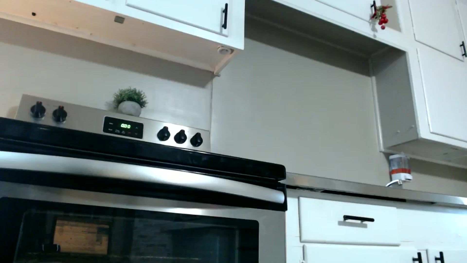 Gallery image thumbnail from FarmGirl__'s myfreecams stream on, 11/20/2024, 18:21 image 19 of 20