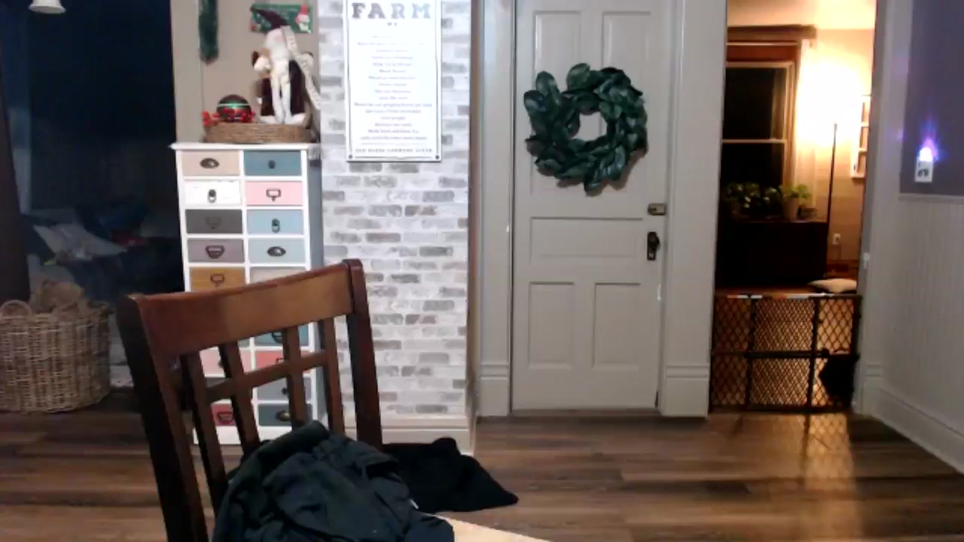 Gallery image thumbnail from FarmGirl__'s myfreecams stream on, 11/23/2024, 02:43 image 17 of 20