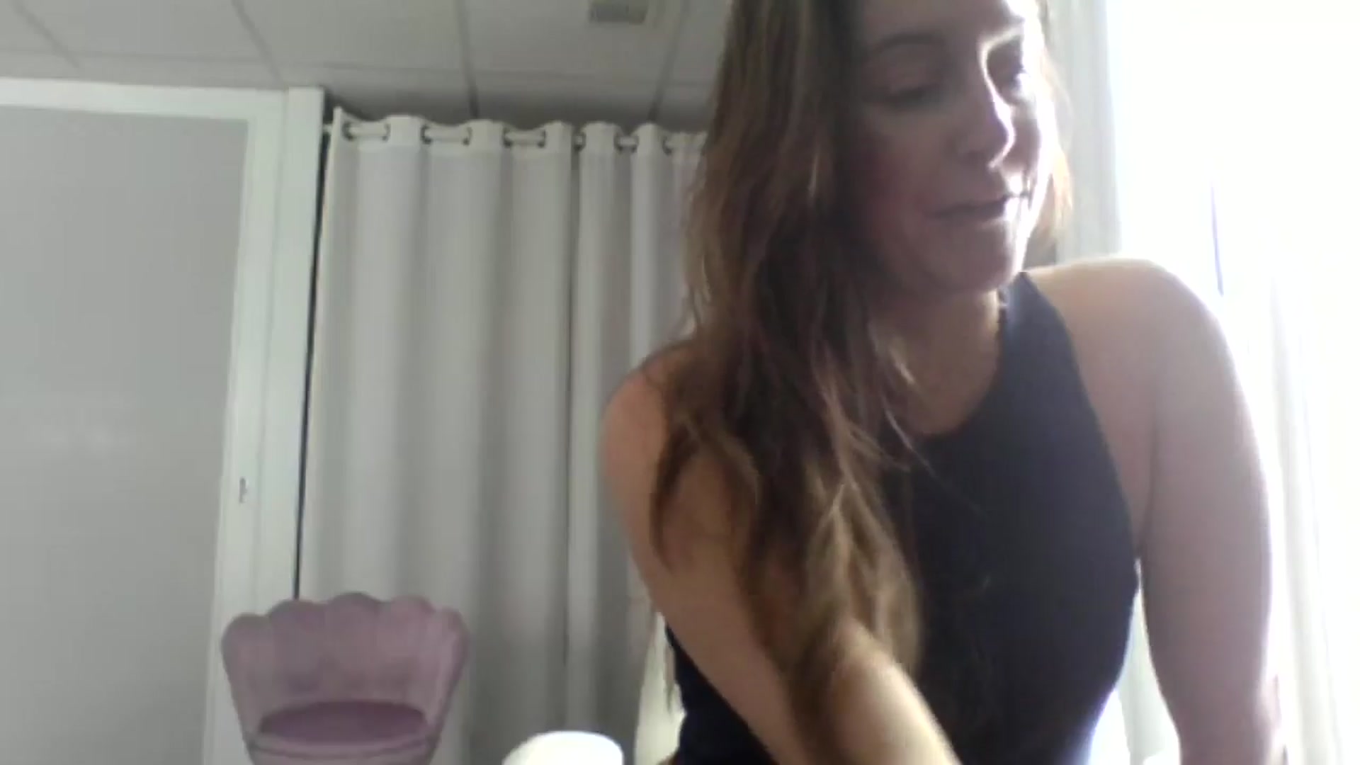 Gallery image thumbnail from FarmGirl__'s myfreecams stream on, 01/16/2025, 18:53 image 7 of 20