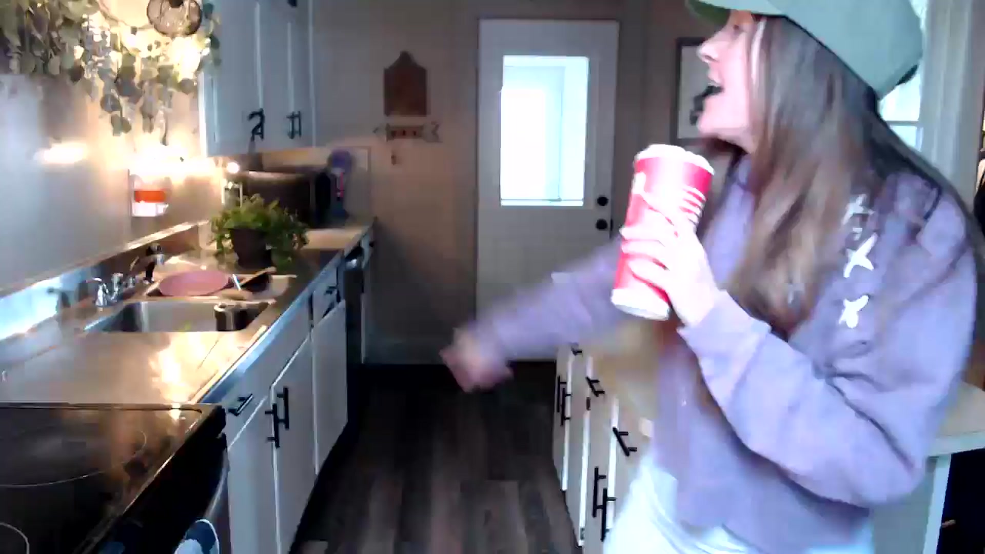 Gallery image thumbnail from FarmGirl__'s myfreecams stream on, 02/05/2025, 17:24 image 1 of 20