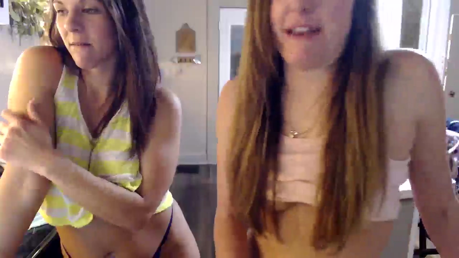 Gallery image thumbnail from FarmGirl__'s myfreecams stream on, 02/06/2025, 02:28 image 7 of 20