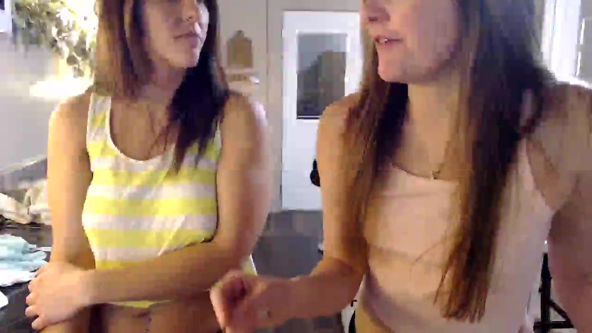 Gallery image thumbnail from FarmGirl__'s myfreecams stream on, 02/06/2025, 02:28 image 15 of 20