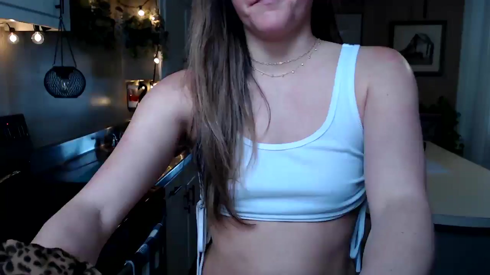 Gallery image thumbnail from FarmGirl__'s myfreecams stream on, 02/17/2025, 22:04 image 12 of 20