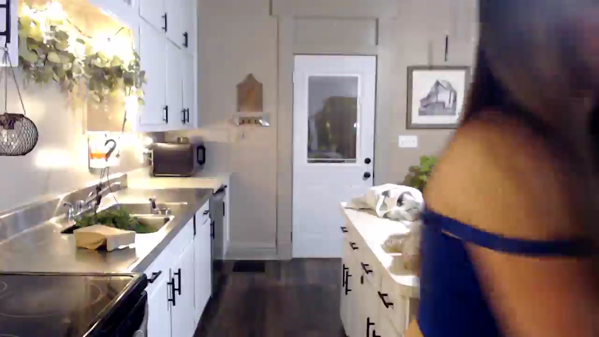 Gallery image thumbnail from FarmGirl__'s myfreecams stream on, 02/19/2025, 23:49 image 16 of 20