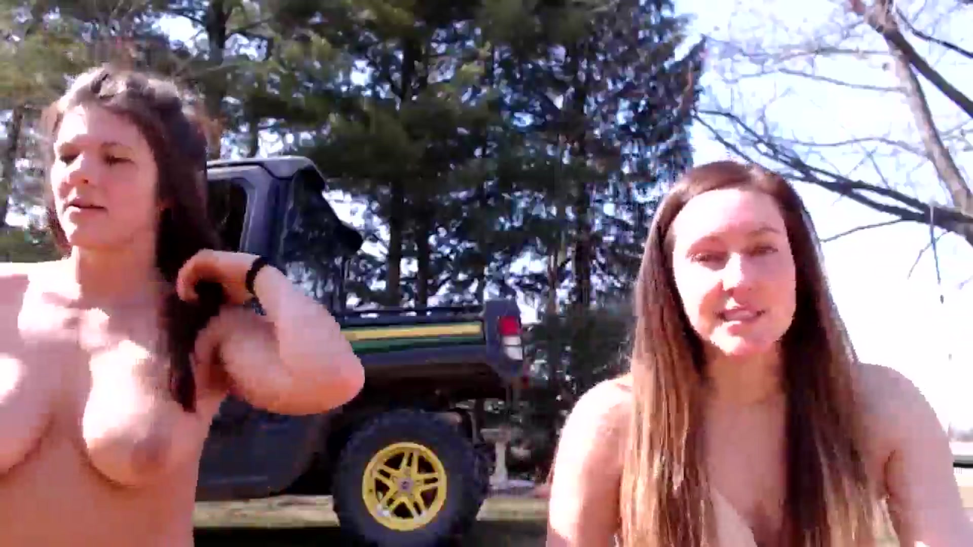 Gallery image thumbnail from FarmGirl__'s myfreecams stream on, 03/12/2025, 18:39 image 5 of 20