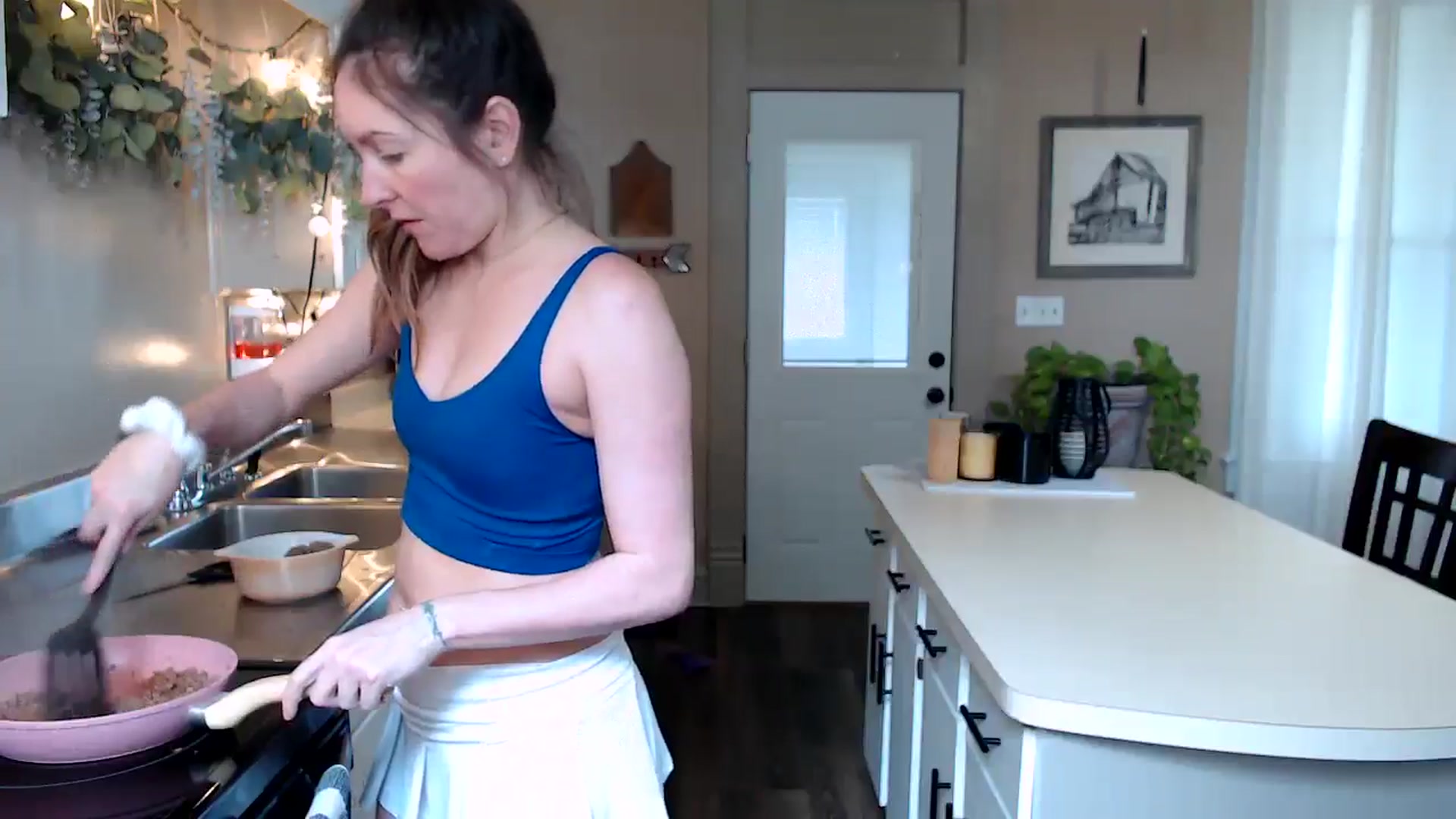 Gallery image thumbnail from FarmGirl__'s myfreecams stream on, 03/15/2025, 19:02 image 4 of 20