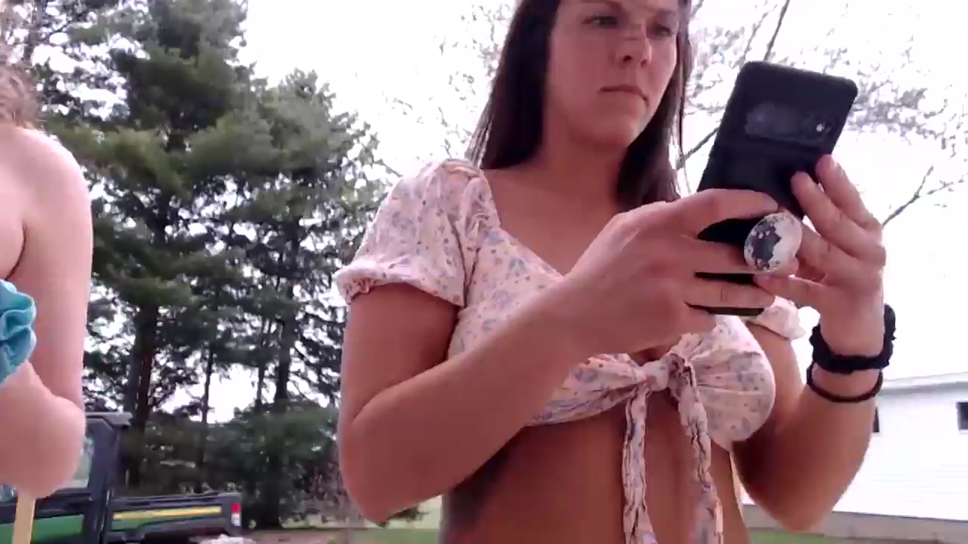 Gallery image thumbnail from FarmGirl__'s myfreecams stream on, 04/02/2025, 20:37 image 16 of 20