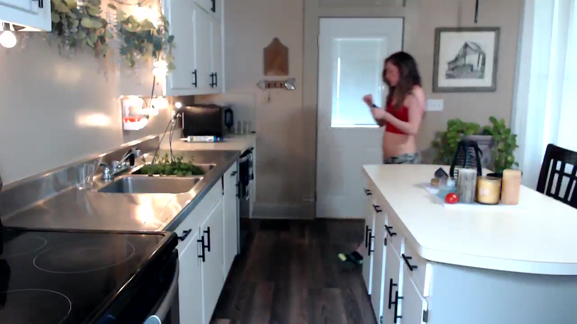 Gallery image thumbnail from FarmGirl__'s myfreecams stream on, 04/03/2025, 14:25 image 17 of 20