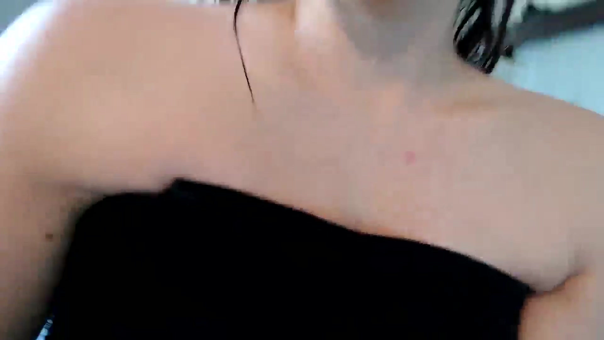 Gallery image thumbnail from FarmGirl__'s myfreecams stream on, 04/07/2025, 13:52 image 12 of 20