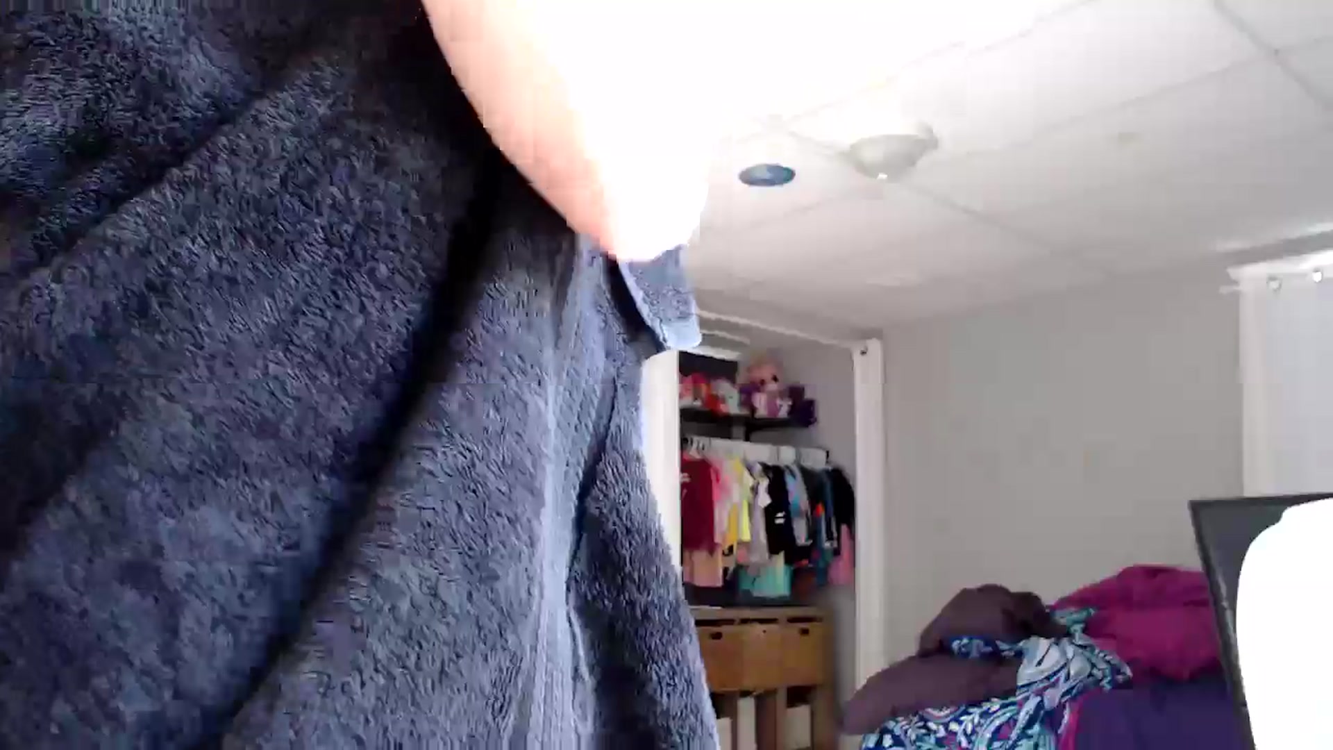 Gallery image thumbnail from FarmGirl__'s myfreecams stream on, 04/07/2025, 13:52 image 13 of 20