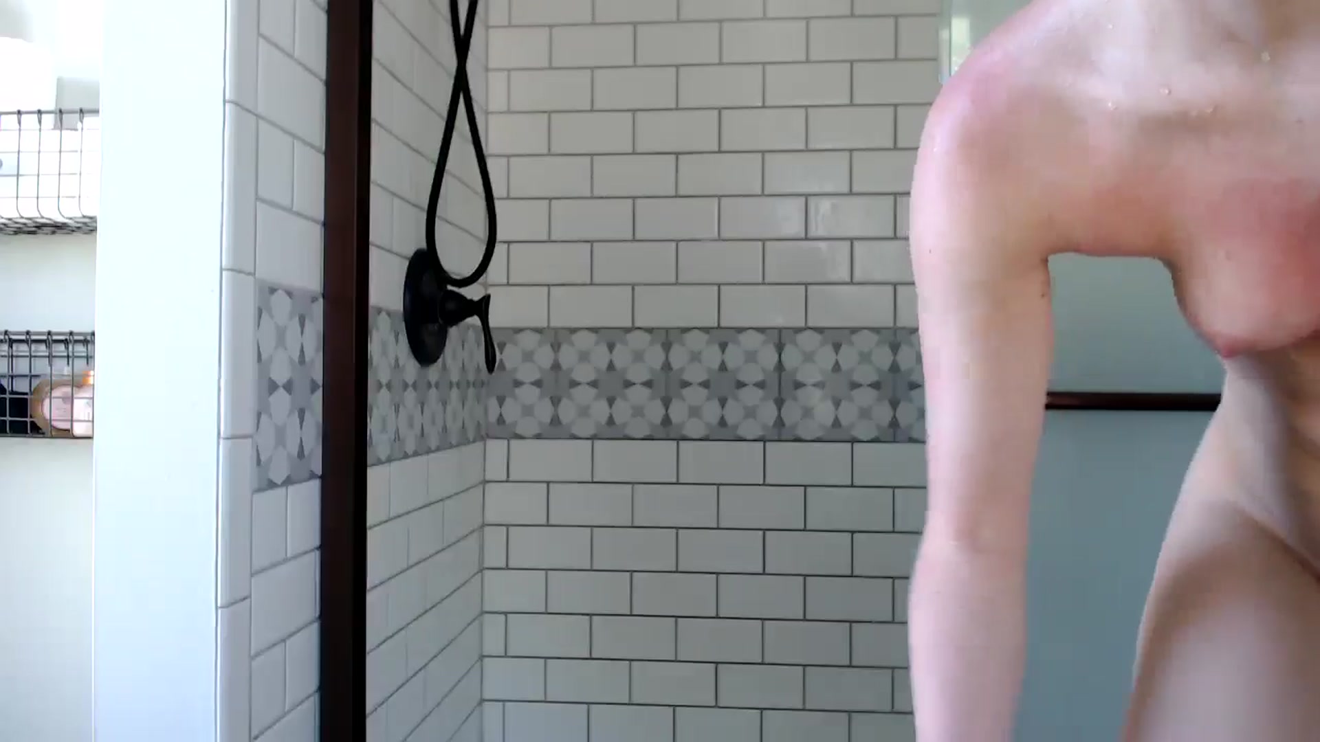 Gallery image thumbnail from FarmGirl__'s myfreecams stream on, 04/12/2025, 15:10 image 18 of 20