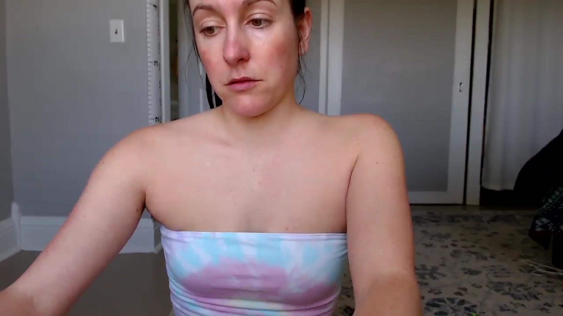 Gallery image thumbnail from FarmGirl__'s myfreecams stream on, 04/12/2025, 16:13 image 19 of 20