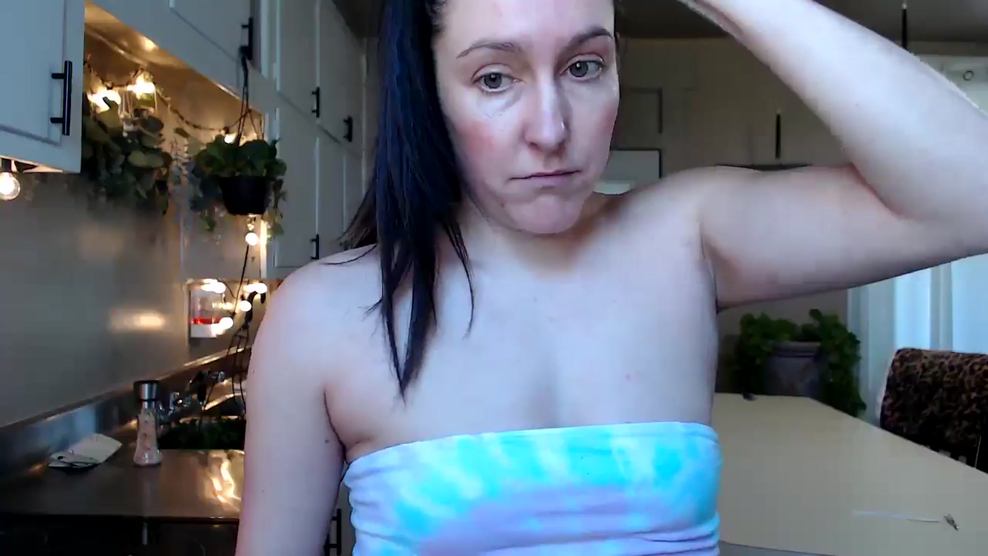Gallery image thumbnail from FarmGirl__'s myfreecams stream on, 04/12/2025, 16:45 image 18 of 20