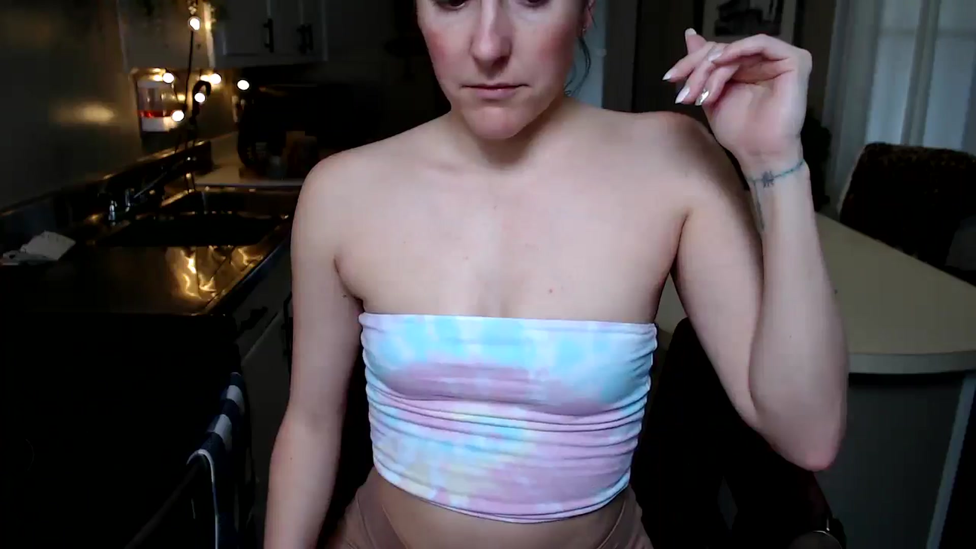 Gallery image thumbnail from FarmGirl__'s myfreecams stream on, 04/12/2025, 19:16 image 12 of 20