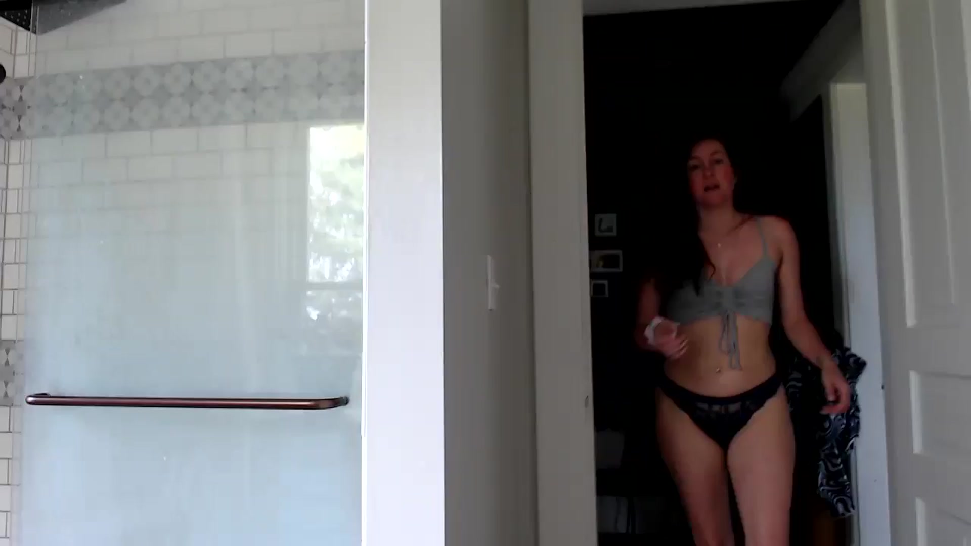Gallery image thumbnail from FarmGirl__'s myfreecams stream on, 05/12/2025, 15:18 image 5 of 20