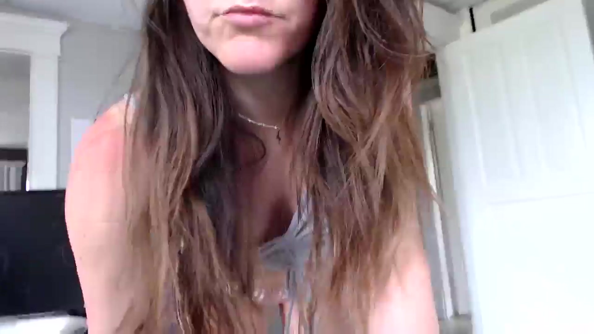 Gallery image thumbnail from FarmGirl__'s myfreecams stream on, 05/12/2025, 19:42 image 16 of 20