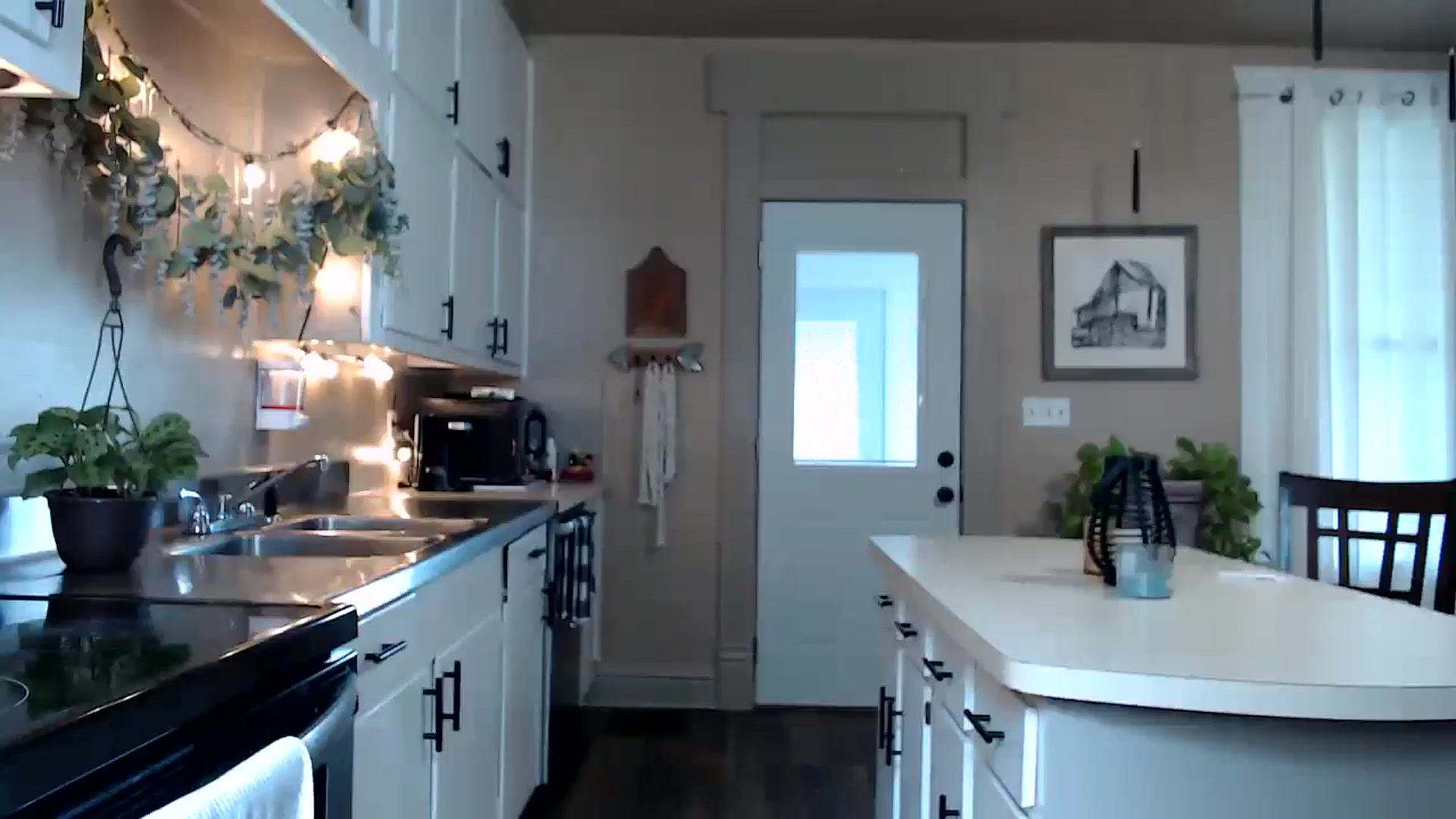 Gallery image thumbnail from FarmGirl__'s myfreecams stream on, 05/14/2025, 15:52 image 15 of 20