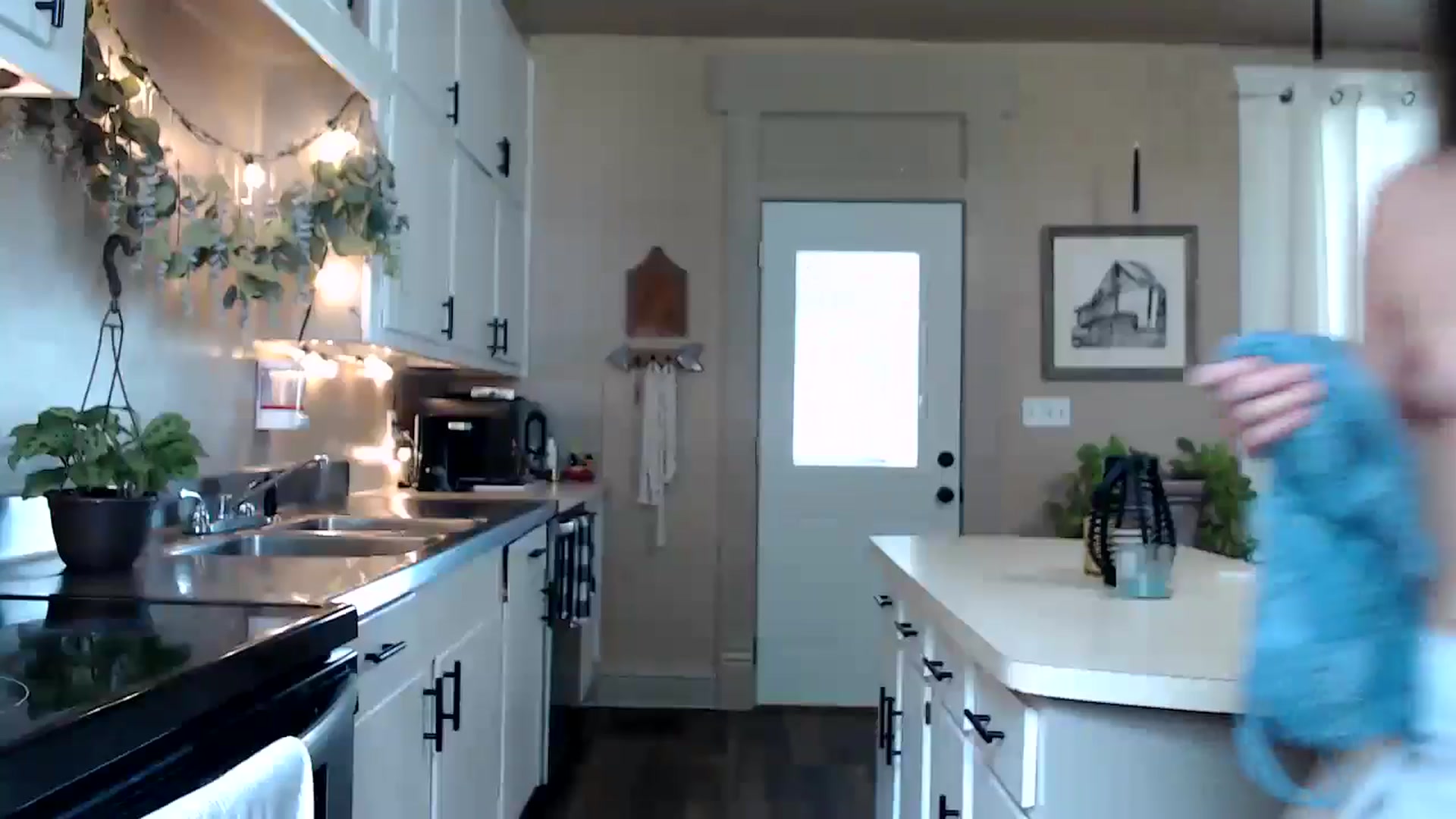 Gallery image thumbnail from FarmGirl__'s myfreecams stream on, 05/14/2025, 15:52 image 16 of 20