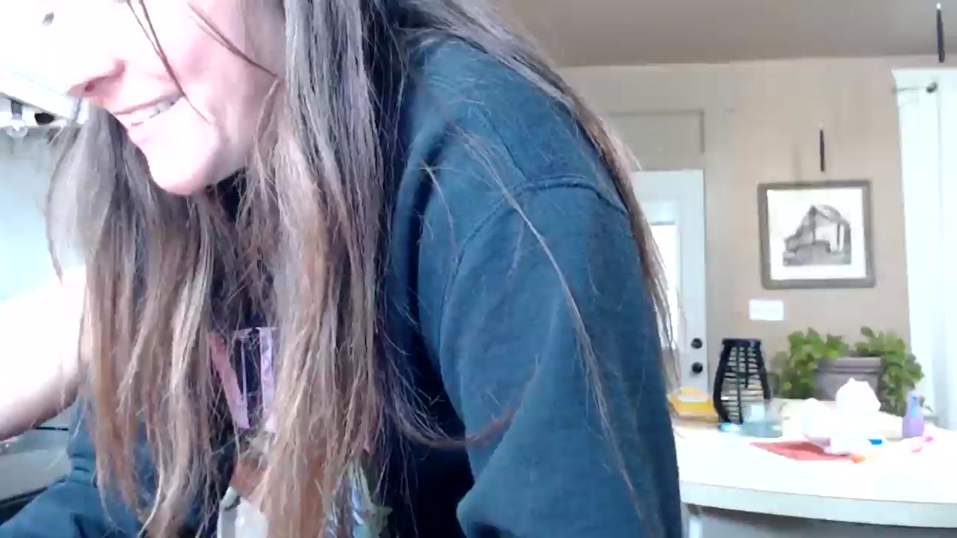 Gallery image thumbnail from FarmGirl__'s myfreecams stream on, 05/16/2025, 15:05 image 4 of 20