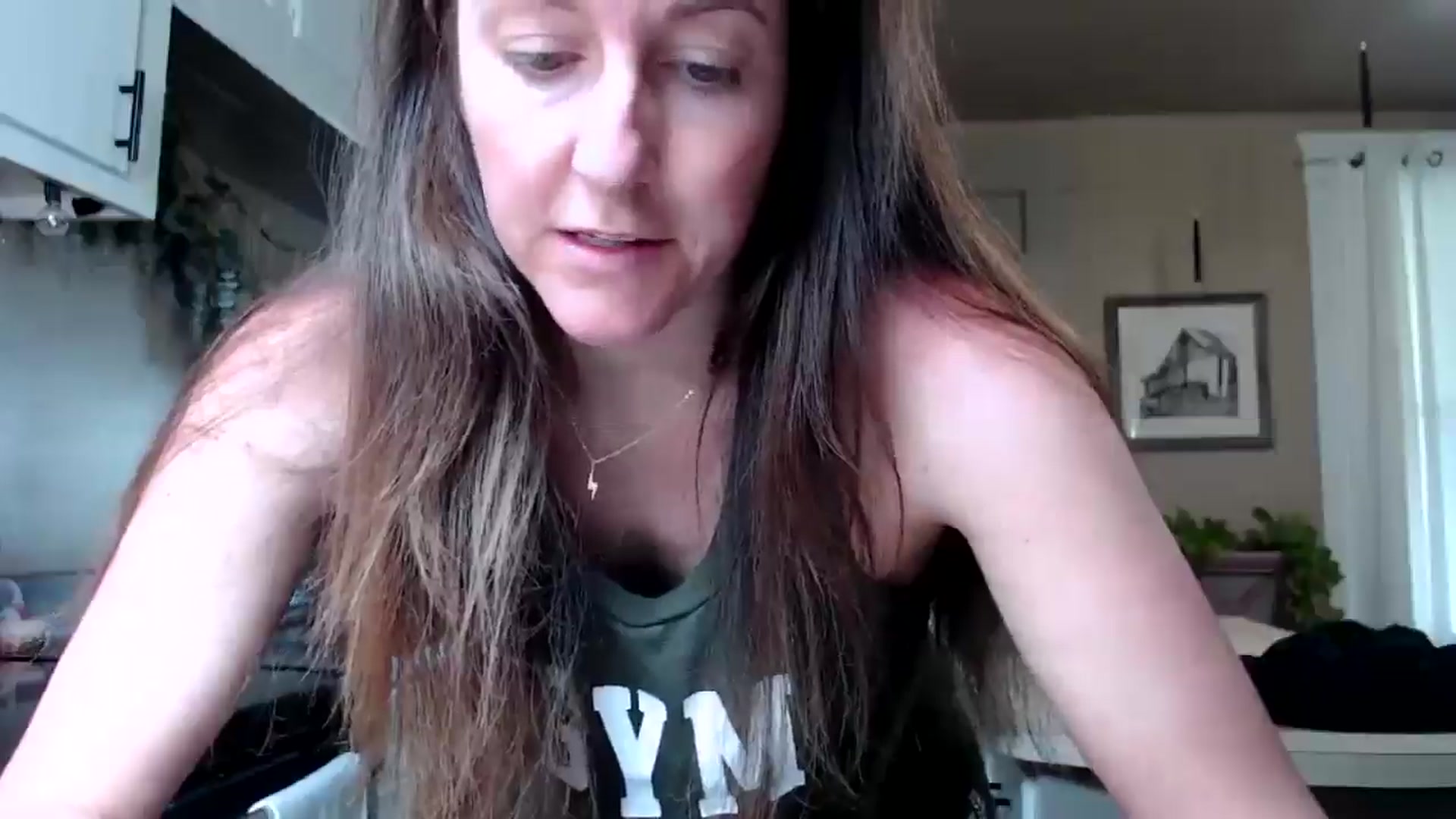 Gallery image thumbnail from FarmGirl__'s myfreecams stream on, 05/16/2025, 15:05 image 17 of 20