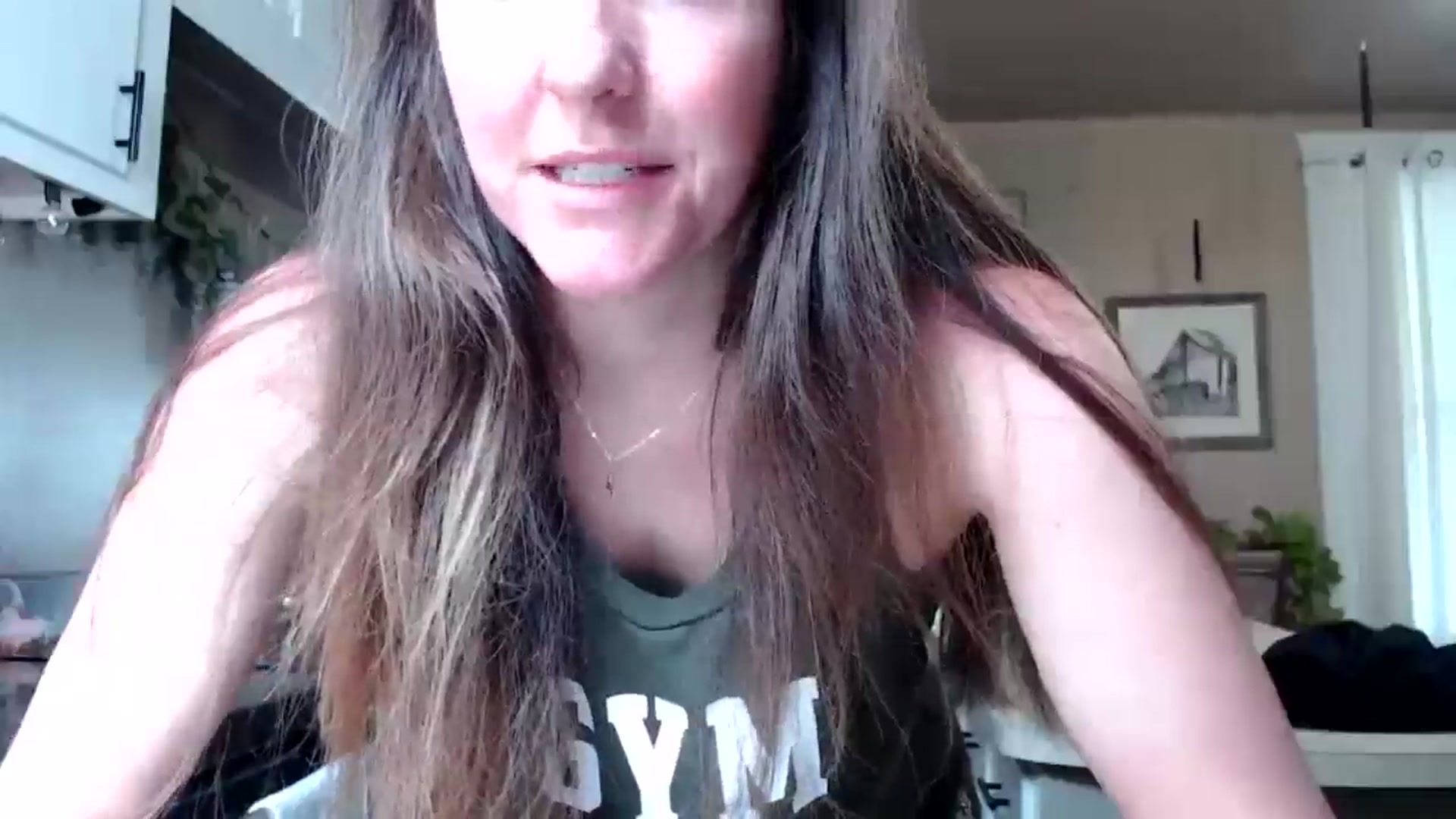 Gallery image thumbnail from FarmGirl__'s myfreecams stream on, 05/16/2025, 15:05 image 18 of 20