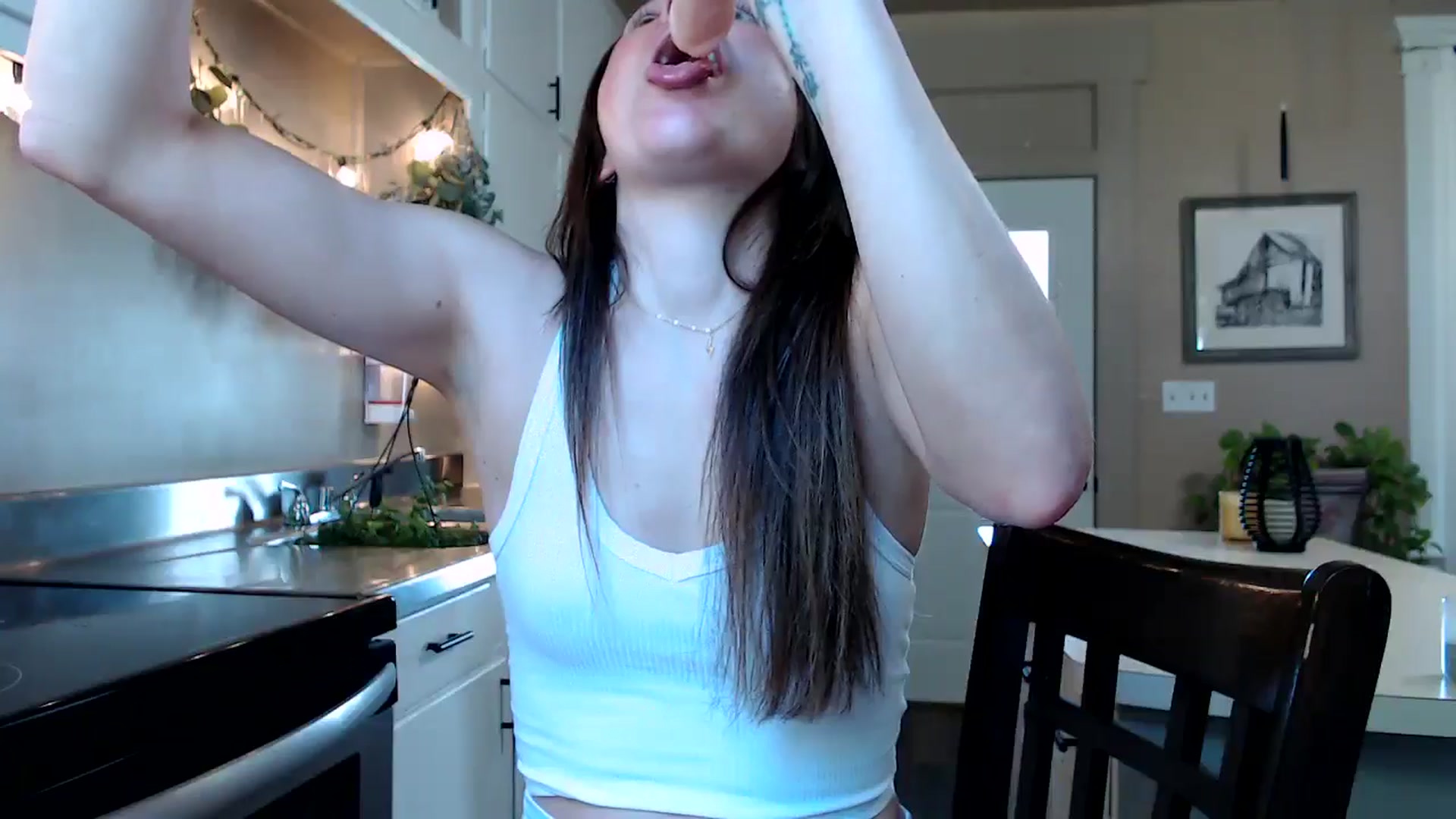 Gallery image thumbnail from FarmGirl__'s myfreecams stream on, 05/19/2025, 15:58 image 13 of 20