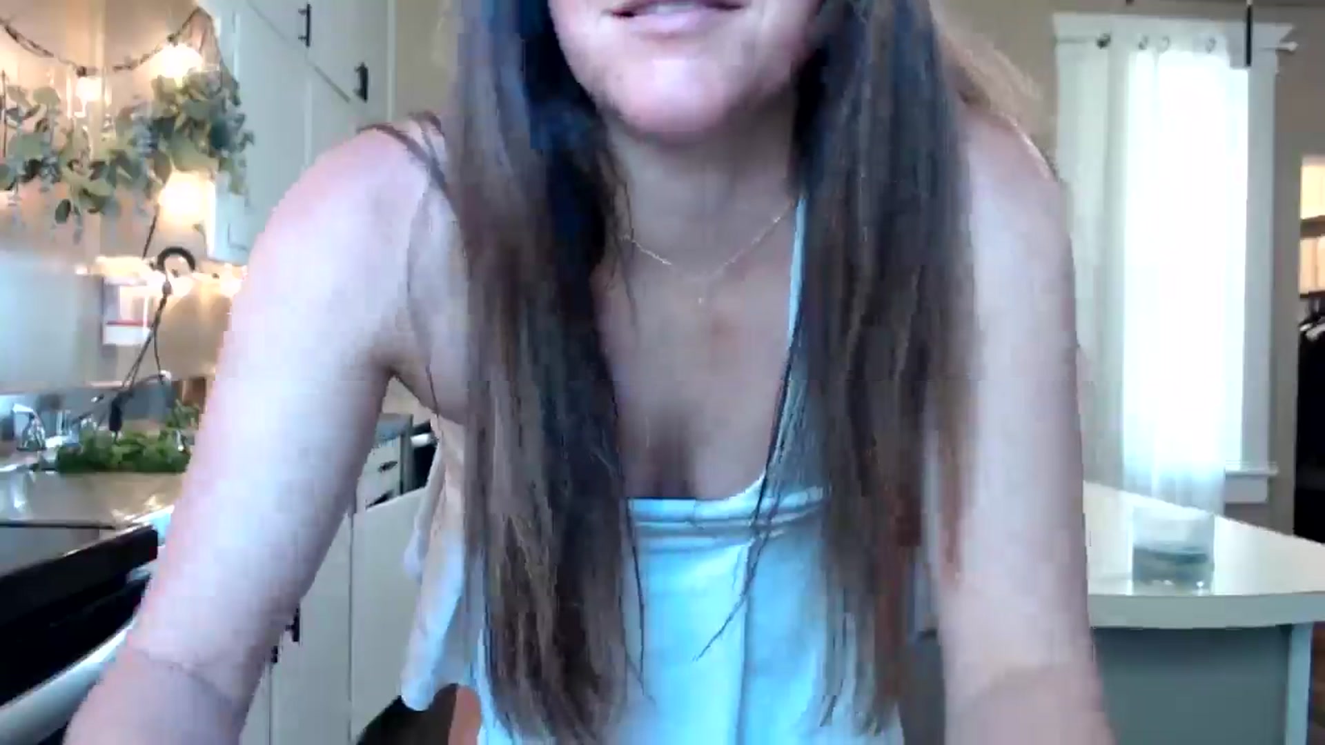 Gallery image thumbnail from FarmGirl__'s myfreecams stream on, 05/19/2025, 15:58 image 11 of 20