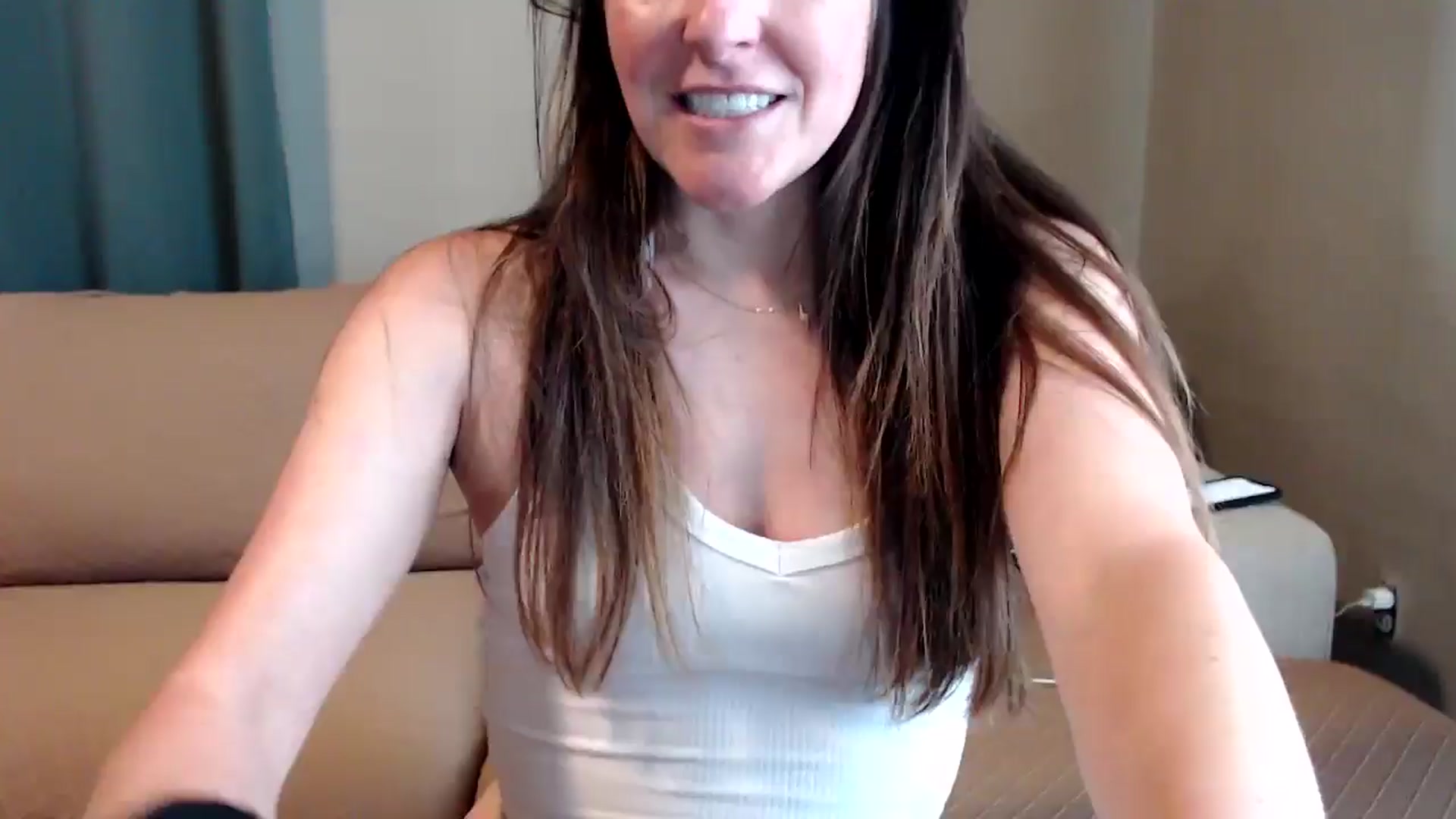 Gallery image thumbnail from FarmGirl__'s myfreecams stream on, 05/19/2025, 20:10 image 10 of 20