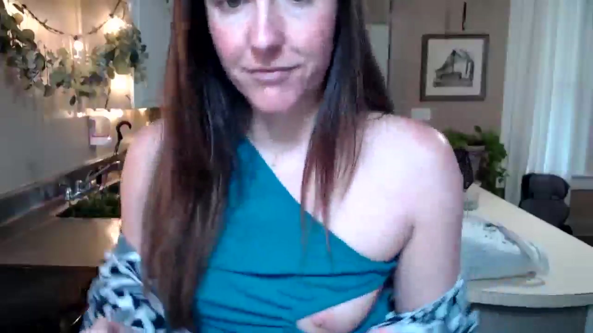 Gallery image thumbnail from FarmGirl__'s myfreecams stream on, 05/20/2025, 14:50 image 6 of 20