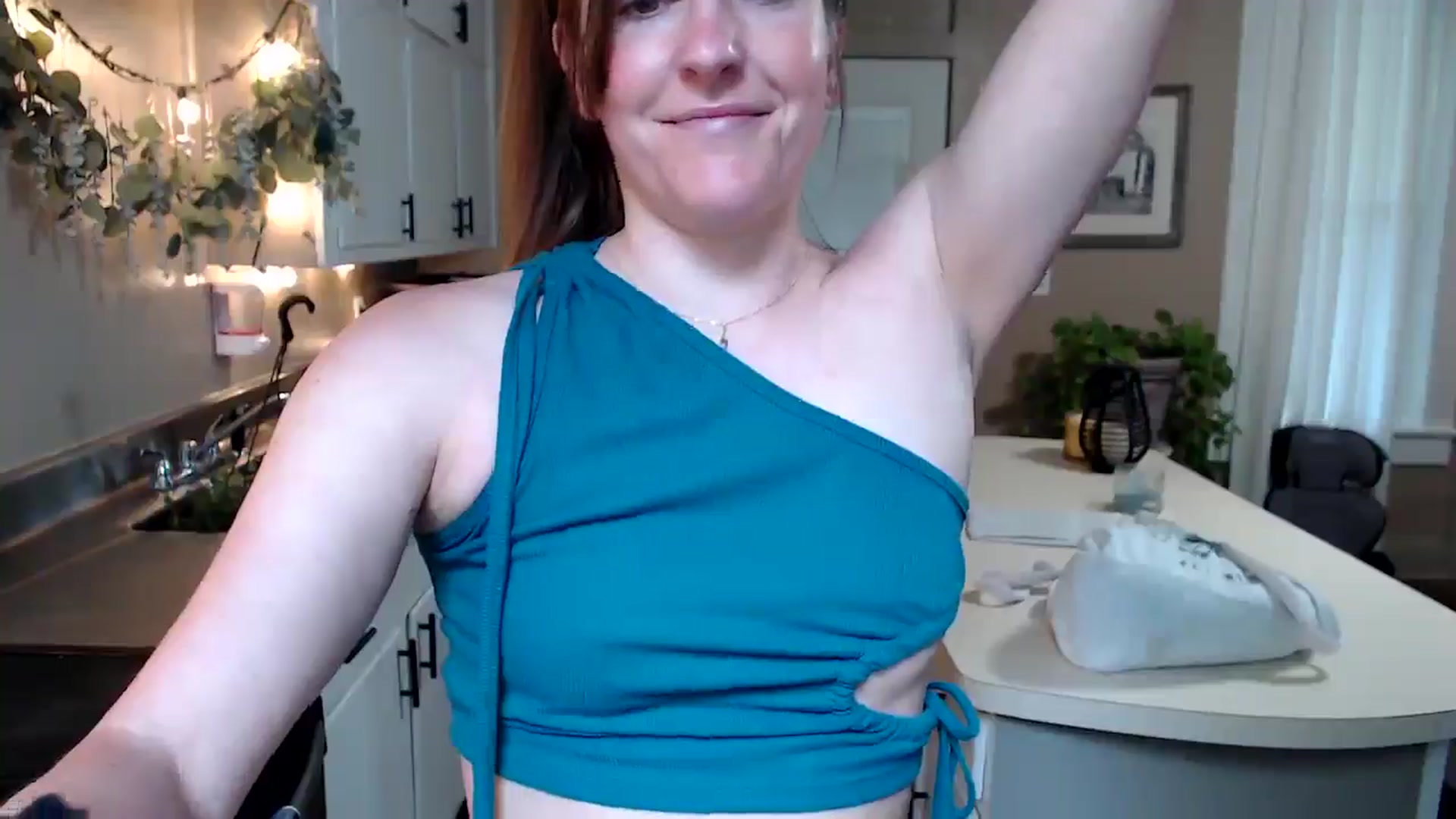 Gallery image thumbnail from FarmGirl__'s myfreecams stream on, 05/20/2025, 14:50 image 15 of 20