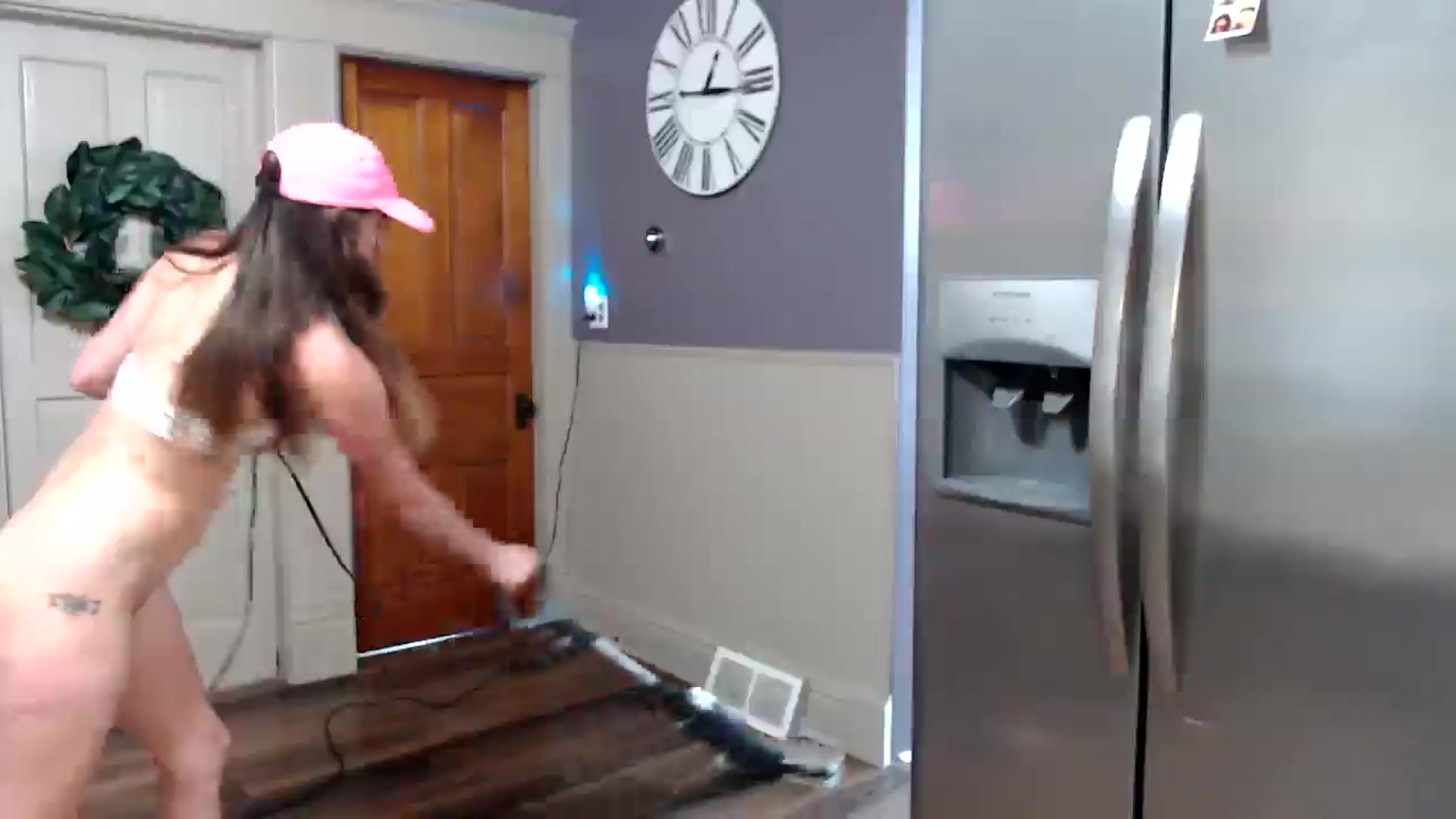 Gallery image thumbnail from FarmGirl__'s myfreecams stream on, 07/01/2025, 17:21 image 15 of 20