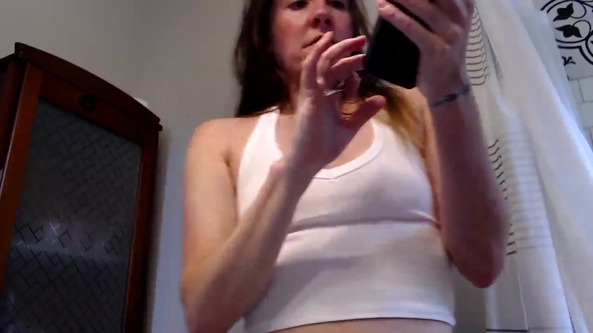 Gallery image thumbnail from FarmGirl__'s myfreecams stream on, 07/01/2025, 17:42 image 18 of 20