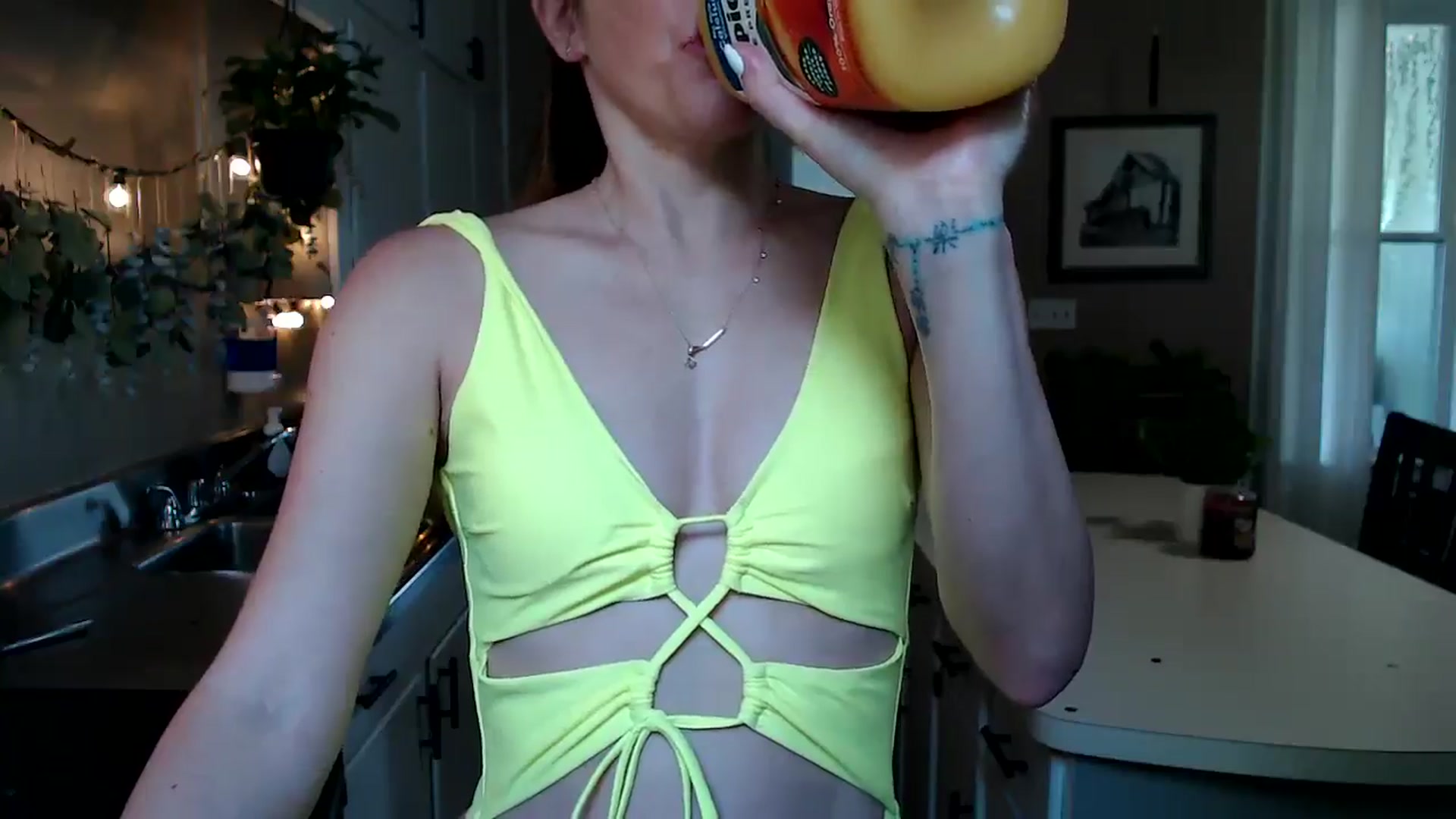 Gallery image thumbnail from FarmGirl__'s myfreecams stream on, 07/10/2025, 15:50 image 18 of 20