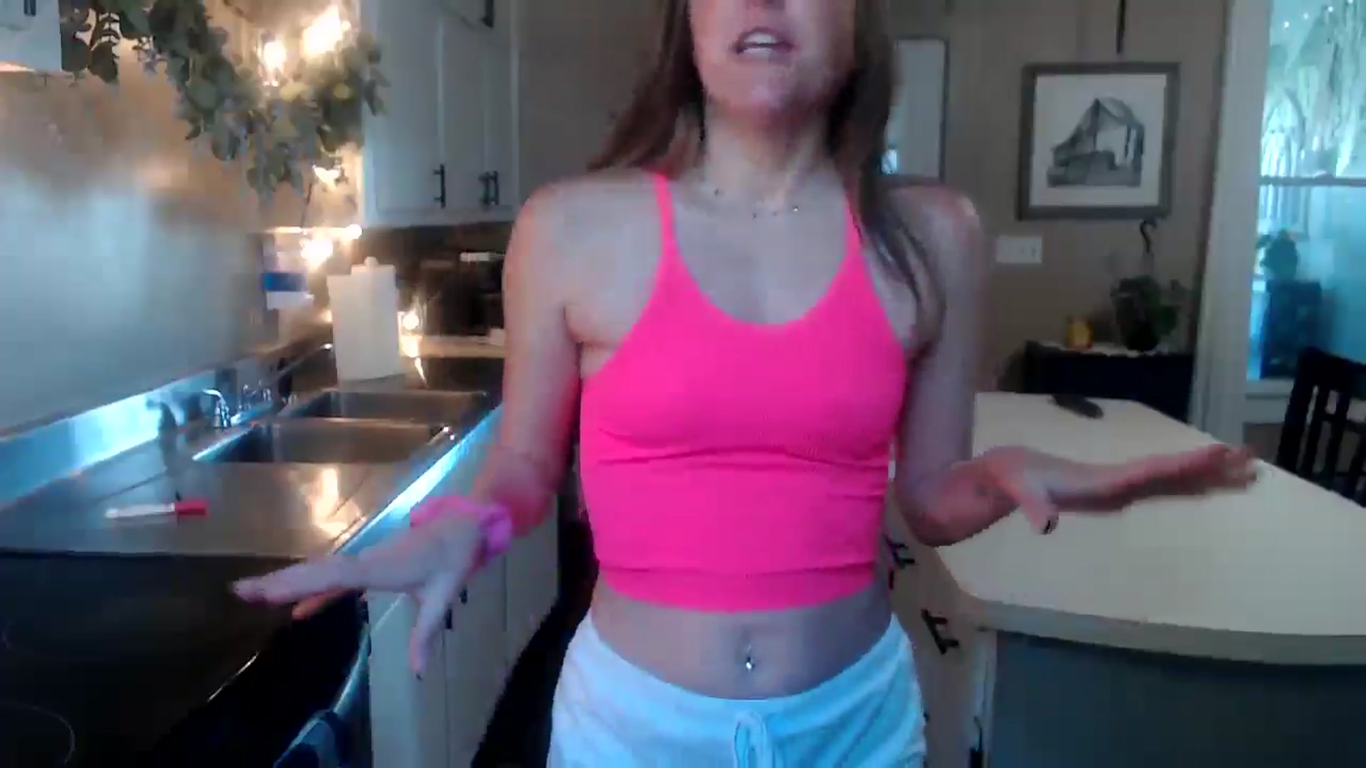 Gallery image thumbnail from FarmGirl__'s myfreecams stream on, 10/01/2025, 16:03 image 5 of 20