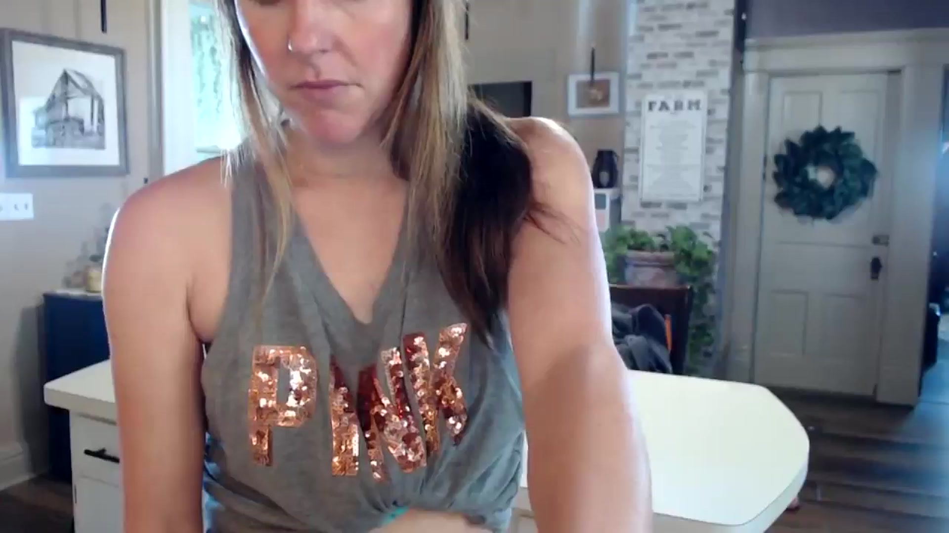 Gallery image thumbnail from FarmGirl__'s myfreecams stream on, 10/20/2025, 14:53 image 18 of 20