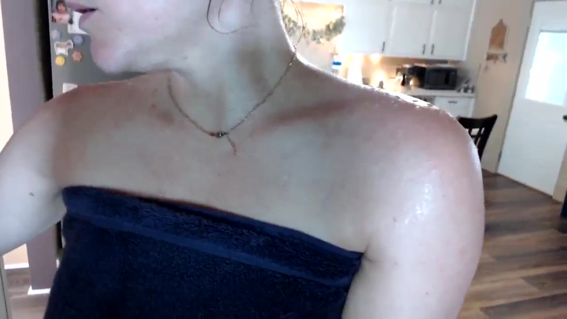 Gallery image thumbnail from FarmGirl__'s myfreecams stream on, 10/22/2025, 15:33 image 4 of 20