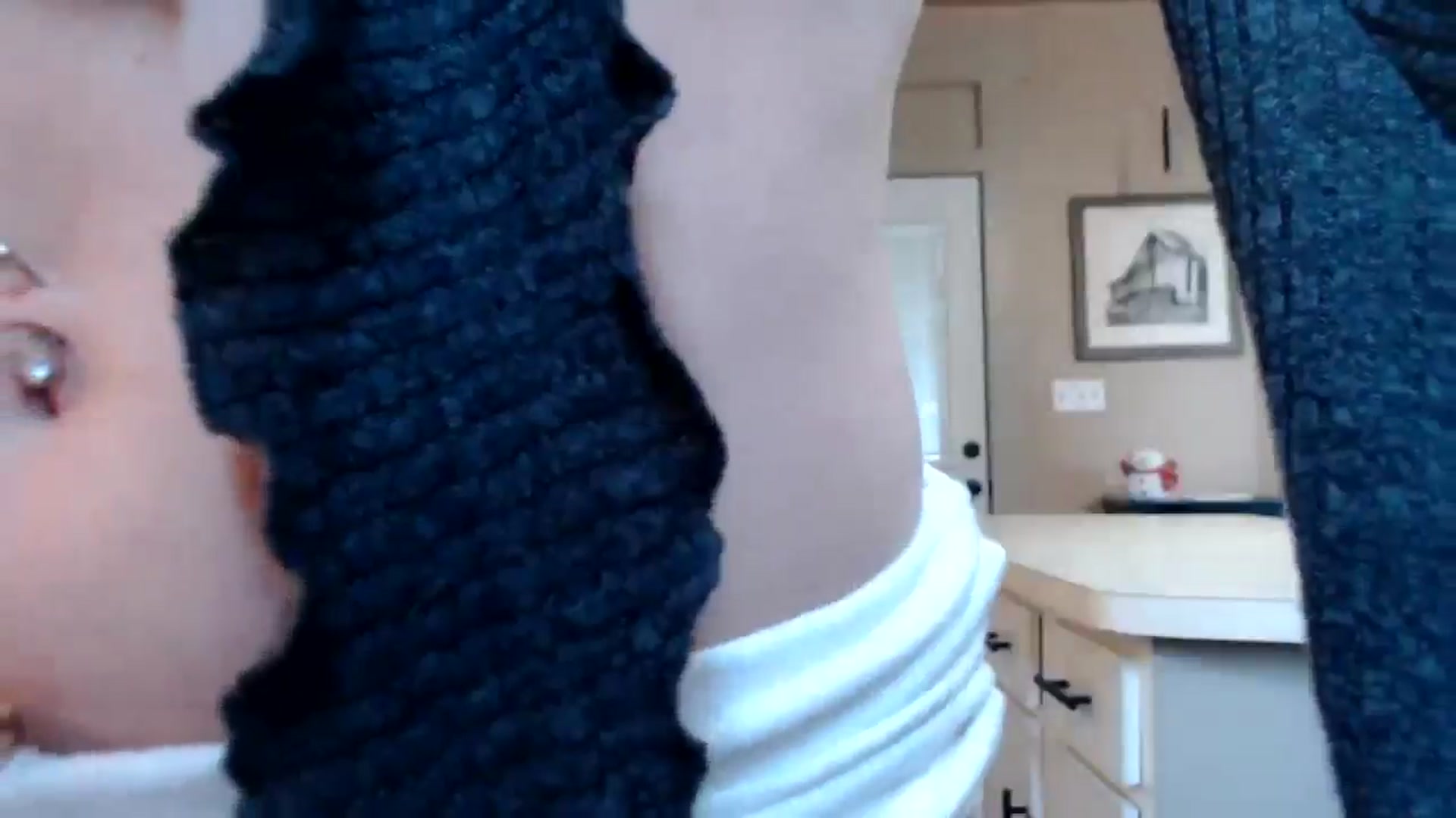 Gallery image thumbnail from FarmGirl__'s myfreecams stream on, 12/08/2025, 18:53 image 14 of 20