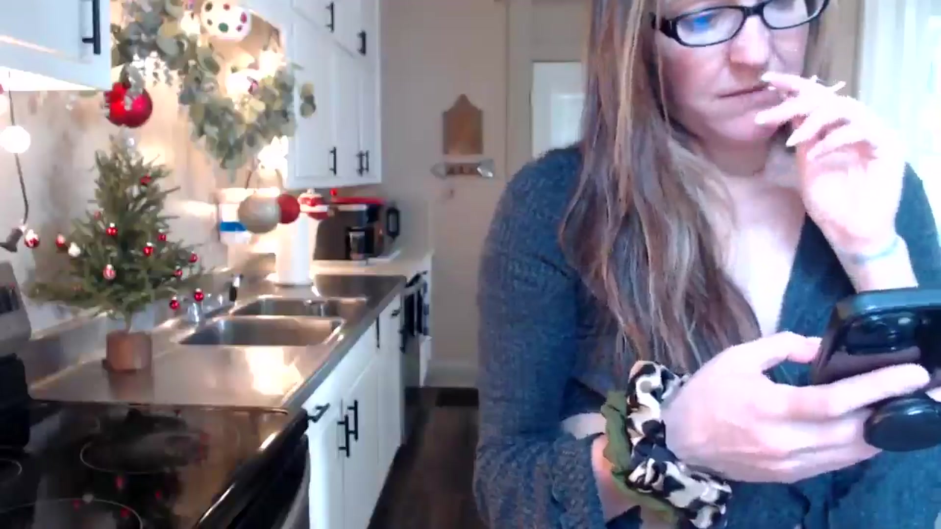 Gallery image thumbnail from FarmGirl__'s myfreecams stream on, 12/08/2025, 18:53 image 13 of 20