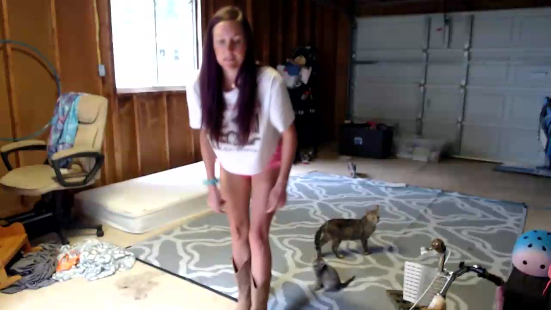 Gallery image thumbnail from FarmGirl__'s myfreecams stream on, 08/10/2026, 16:06 image 19 of 20