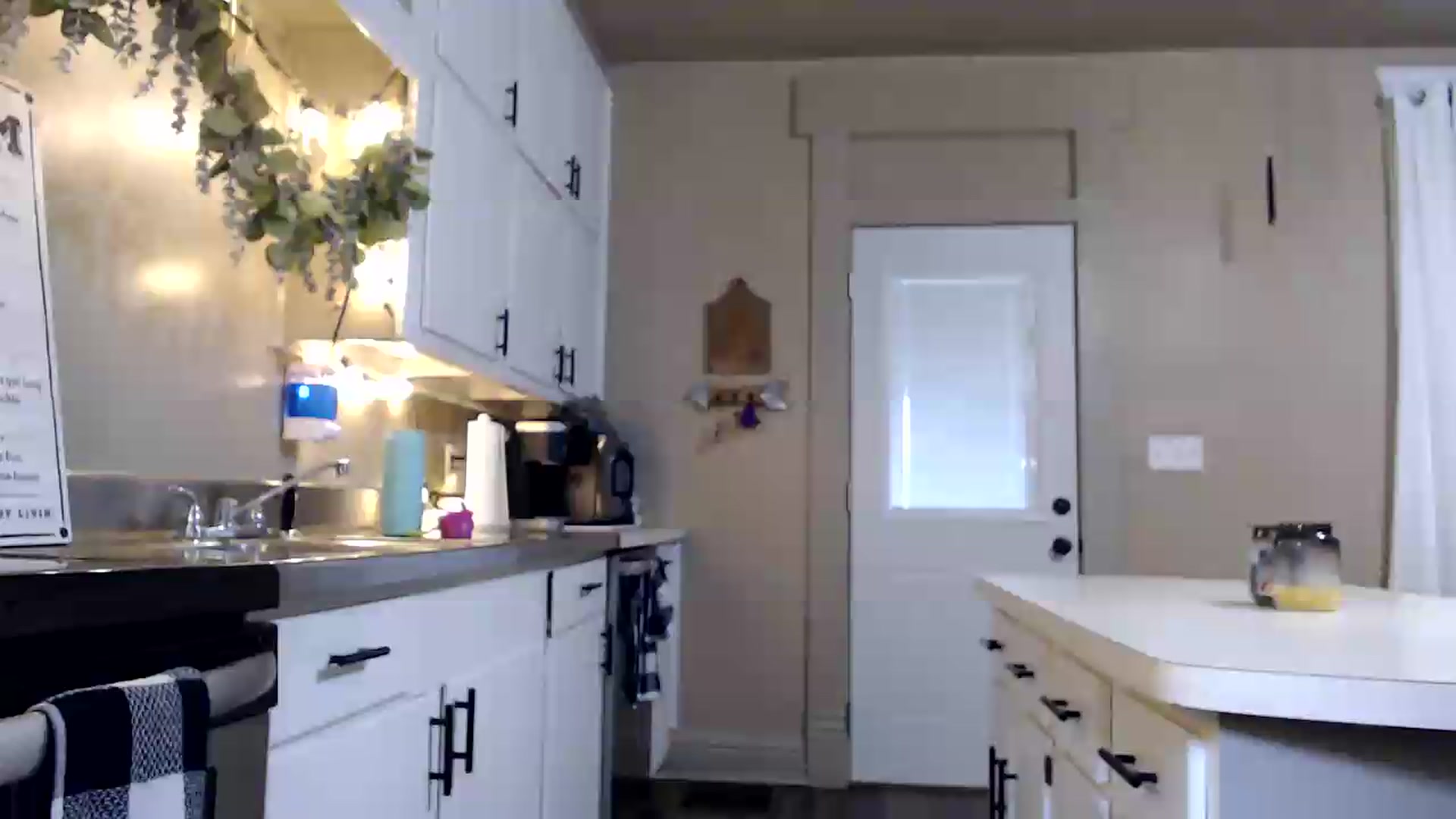 Gallery image thumbnail from FarmGirl__'s myfreecams stream on, 08/10/2026, 16:06 image 6 of 20