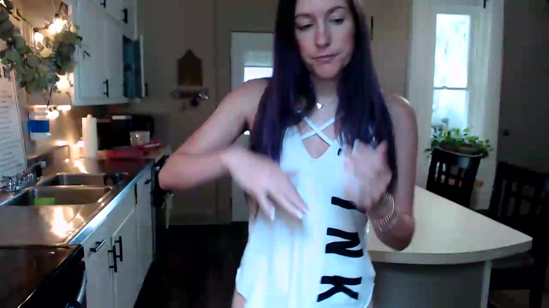 Gallery image thumbnail from FarmGirl__'s myfreecams stream on, 08/18/2026, 15:55 image 6 of 20
