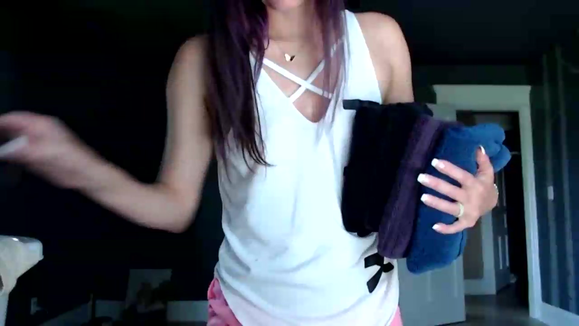 Gallery image thumbnail from FarmGirl__'s myfreecams stream on, 08/18/2026, 18:09 image 20 of 20