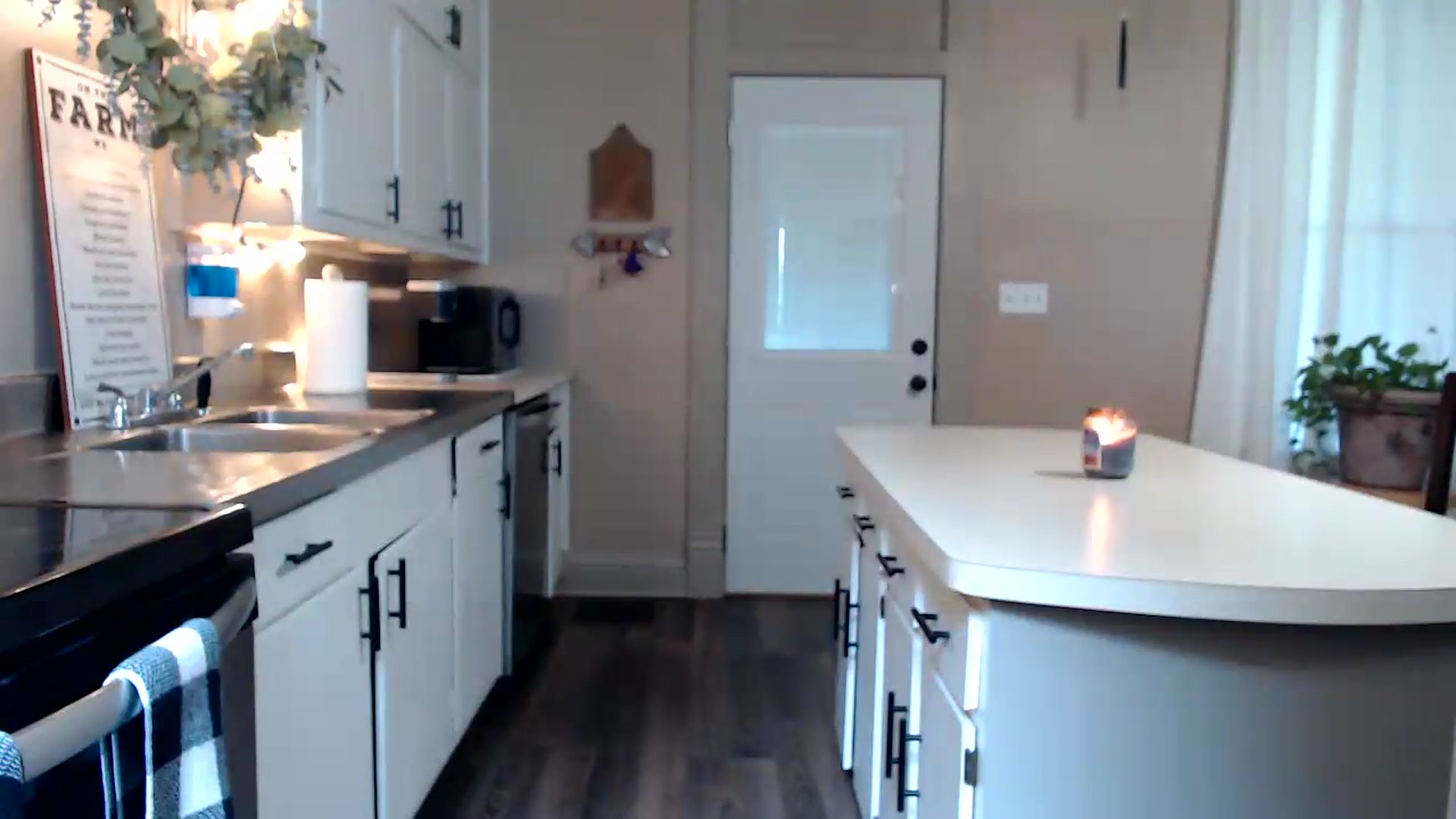 Gallery image thumbnail from FarmGirl__'s myfreecams stream on, 08/20/2026, 14:51 image 12 of 20