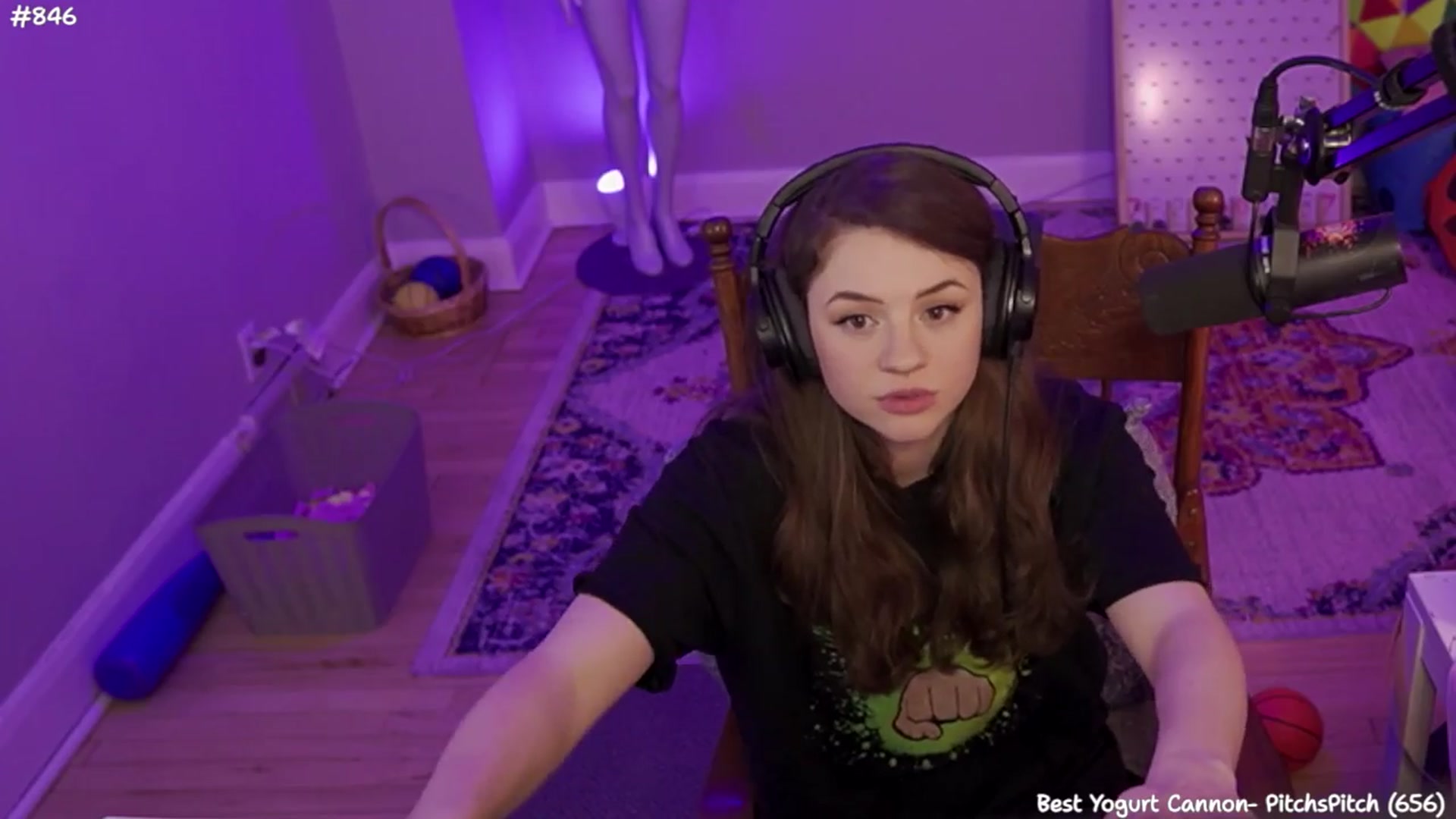 Gallery image thumbnail from FarmerSophie's myfreecams stream on, 04/04/2024, 08:34 image 15 of 20