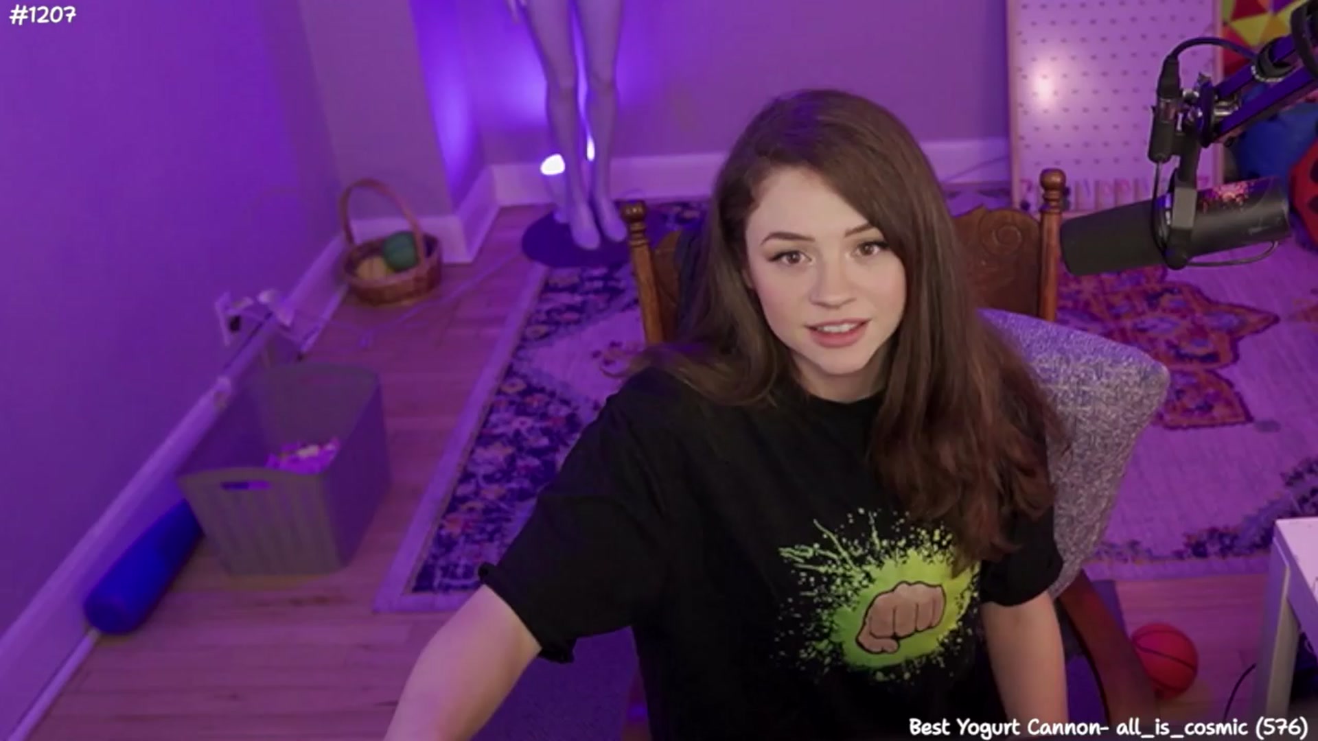 Gallery image thumbnail from FarmerSophie's myfreecams stream on, 04/04/2024, 08:34 image 3 of 20