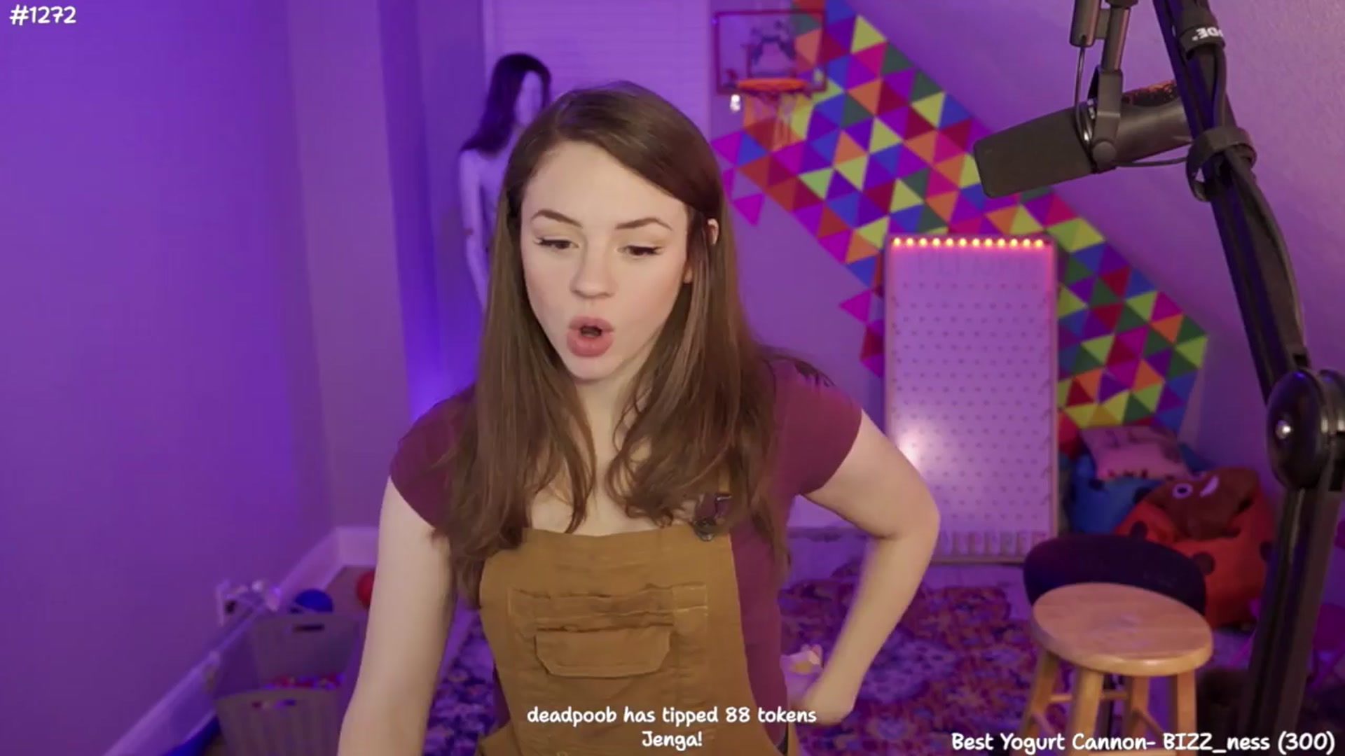 Gallery image thumbnail from FarmerSophie's myfreecams stream on, 04/06/2024, 04:48 image 2 of 20
