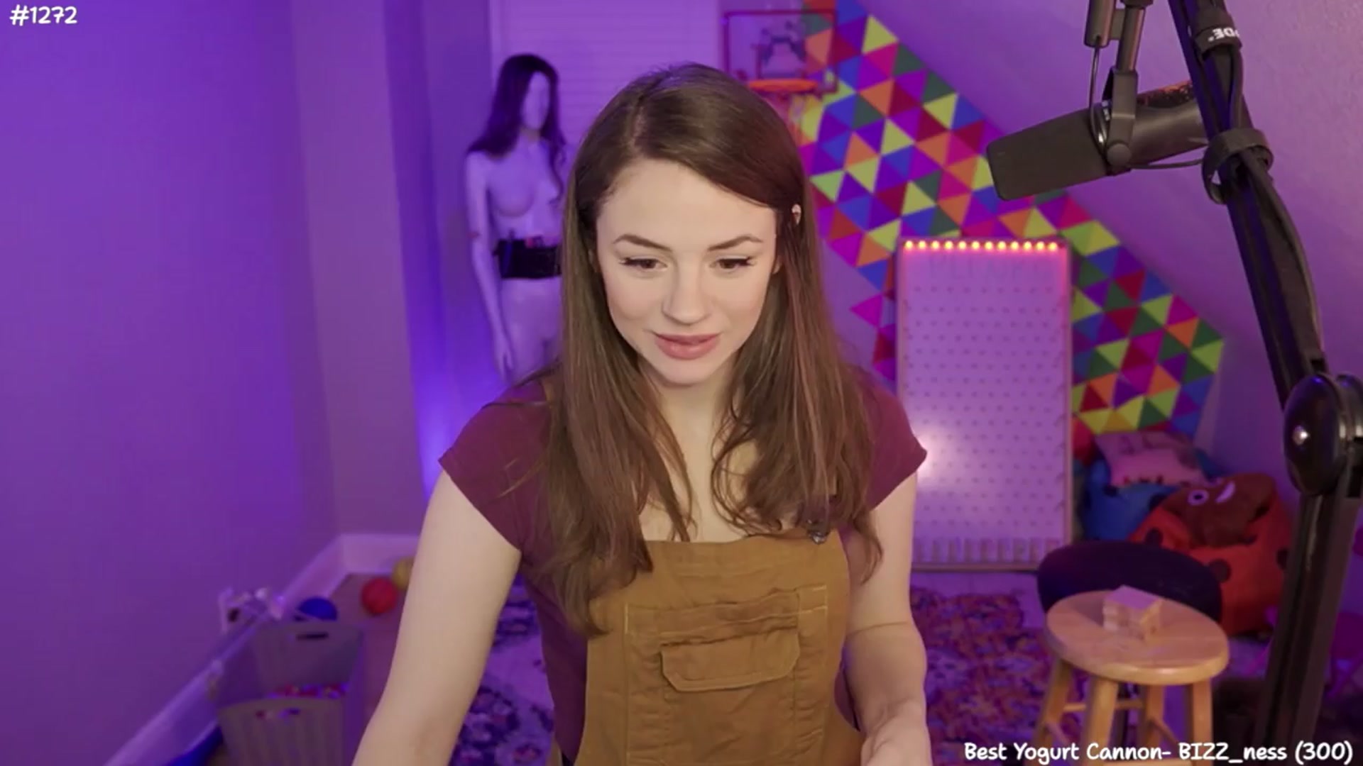 Gallery image thumbnail from FarmerSophie's myfreecams stream on, 04/06/2024, 04:48 image 3 of 20